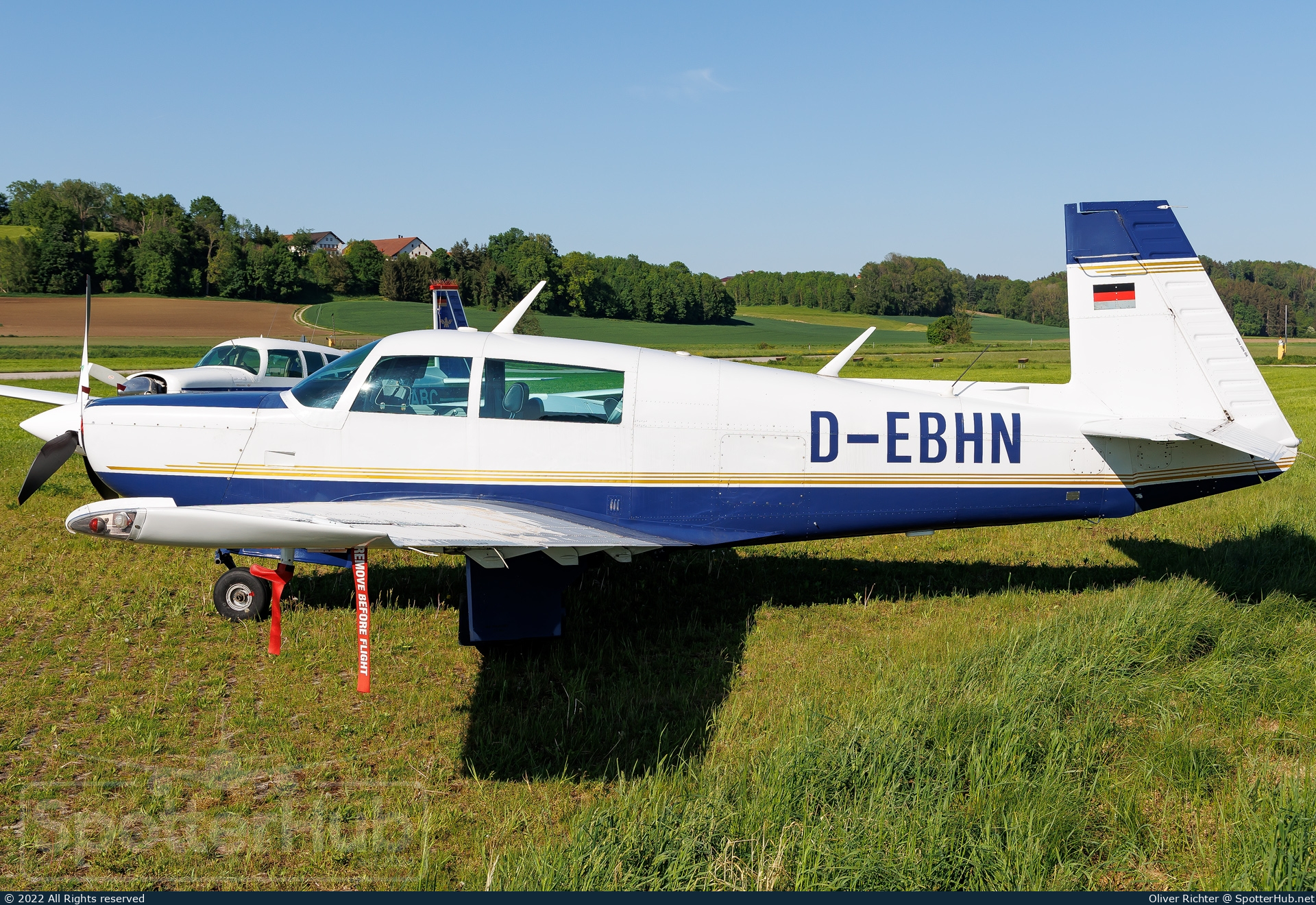 Photo of D-EBHN - Mooney M20K 231 operated by Private
