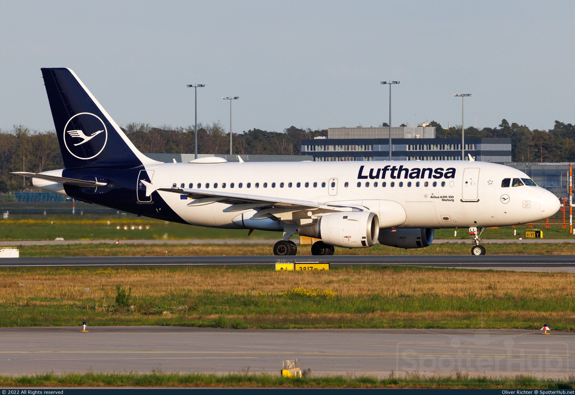 Photo of D-AILL - Airbus A319-114 operated by Lufthansa