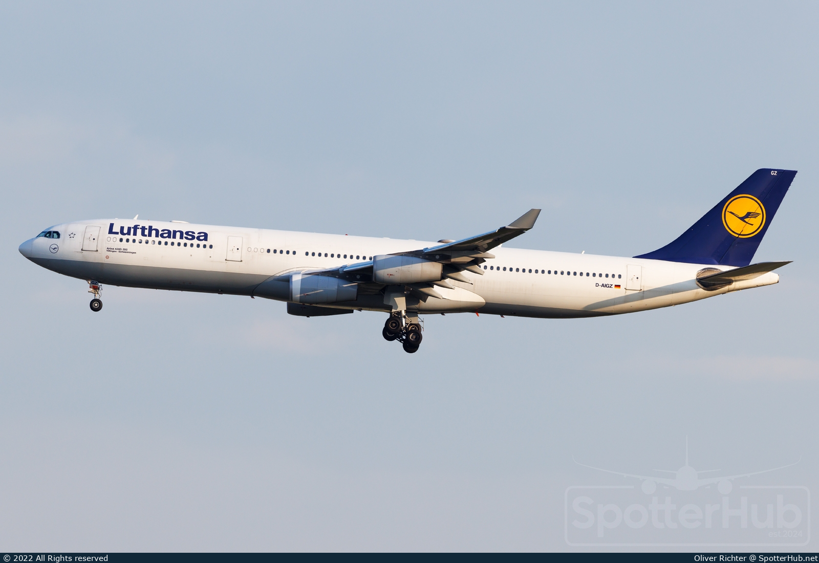 Photo of D-AIGZ - Airbus A340-313 operated by Lufthansa