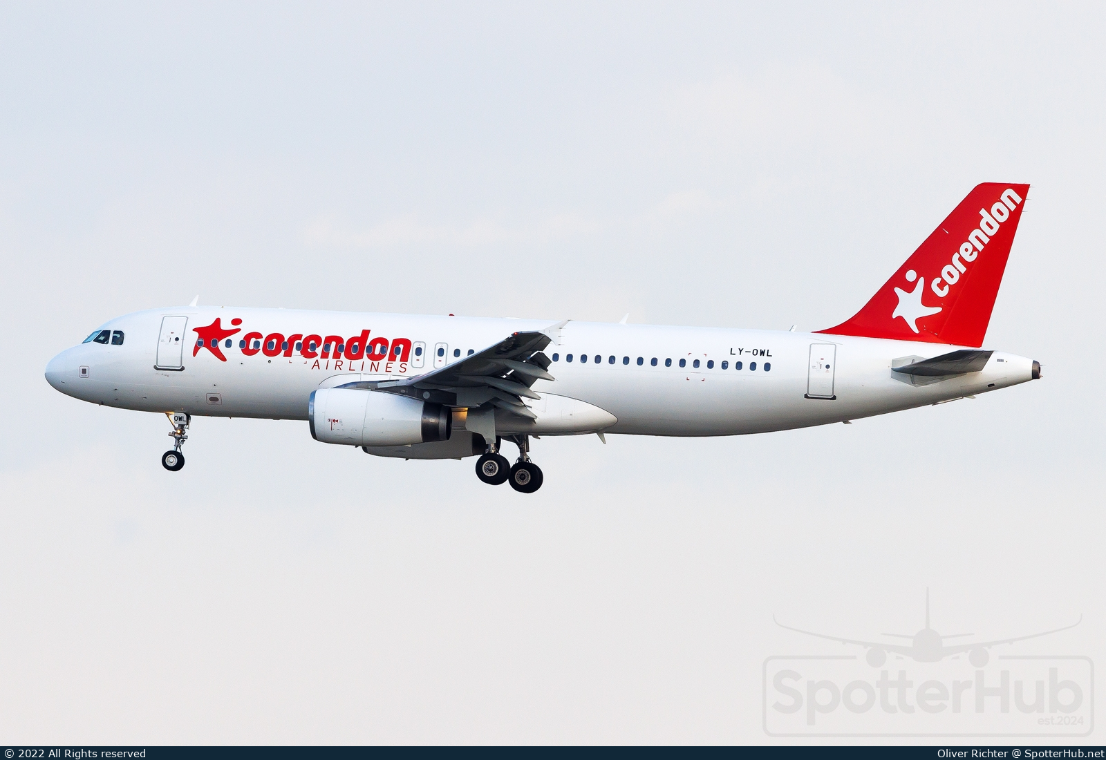 Photo of LY-OWL - Airbus A320-232 operated by Corendon Airlines (opb GetJet Airlines)