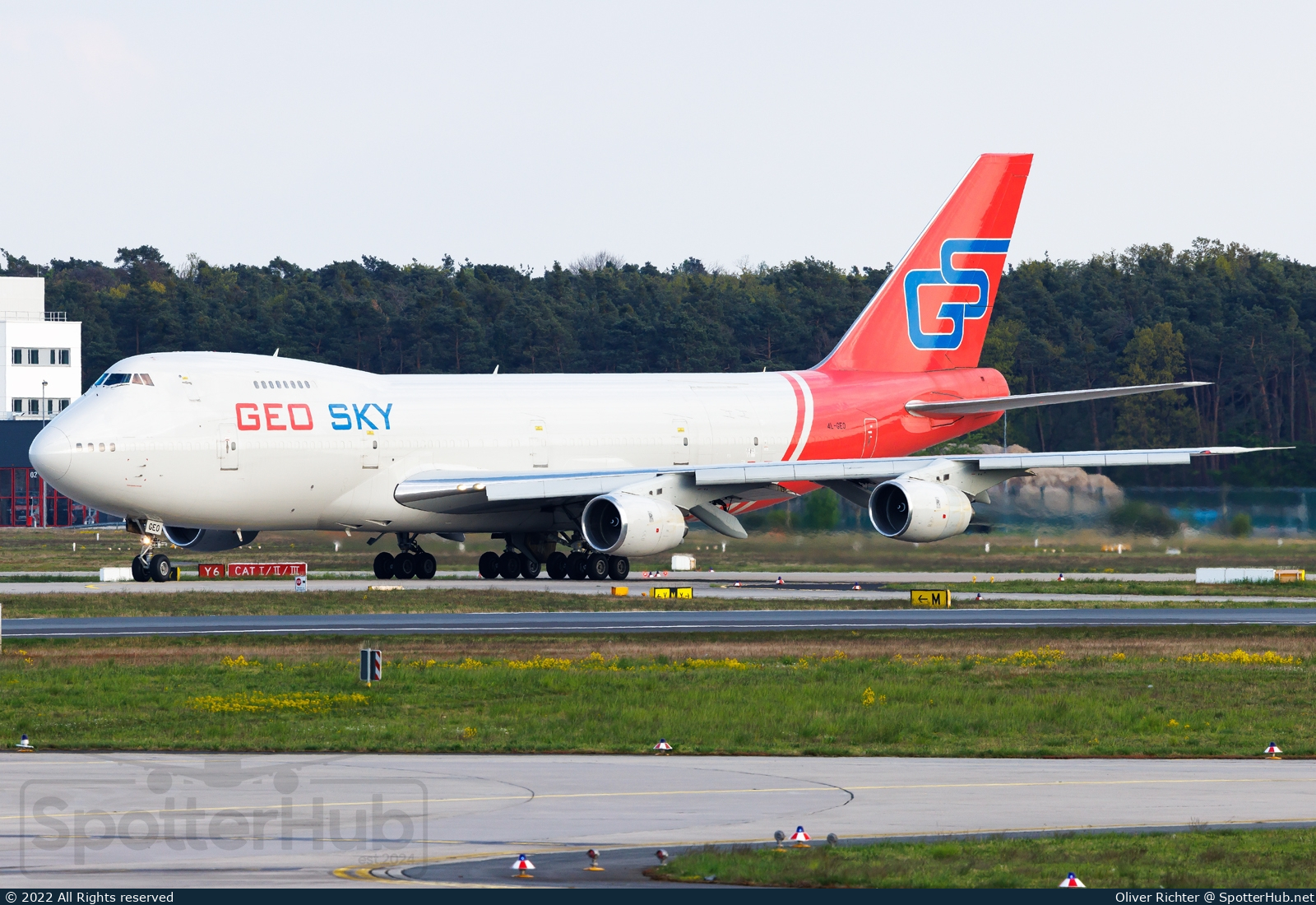 Photo of 4L-GEO - Boeing 747-236B(SF) operated by Geosky