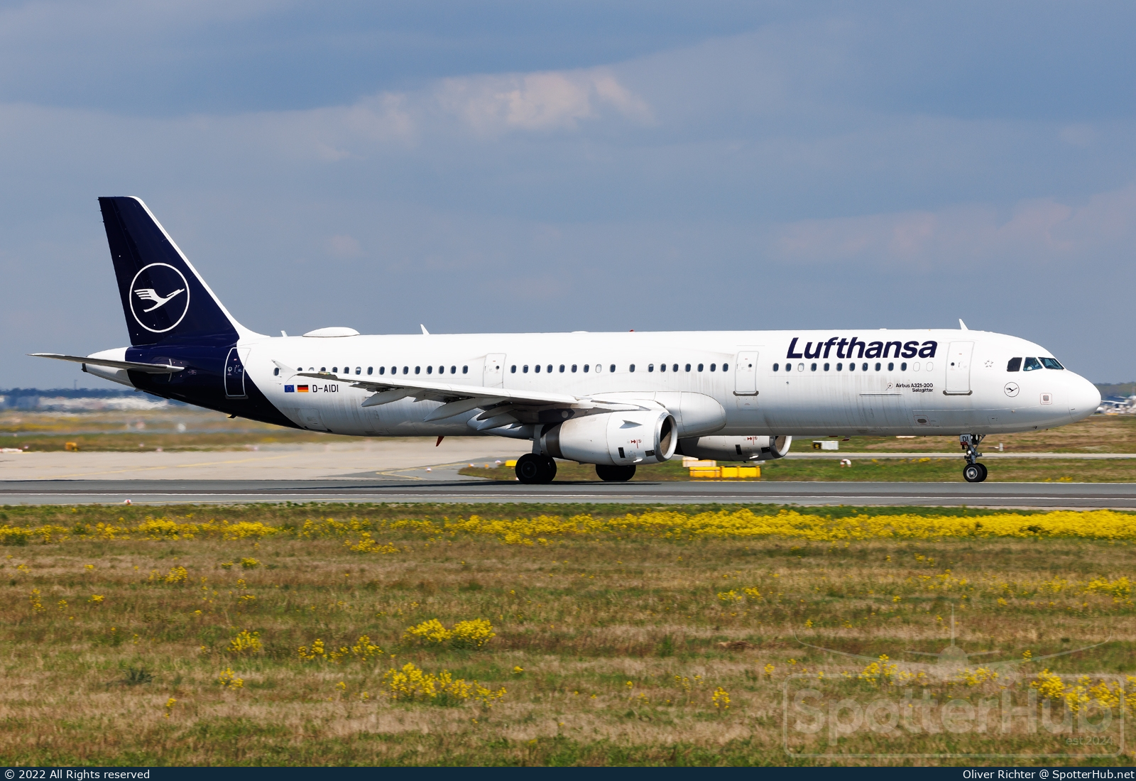 Photo of D-AIDI - Airbus A321-231 operated by Lufthansa