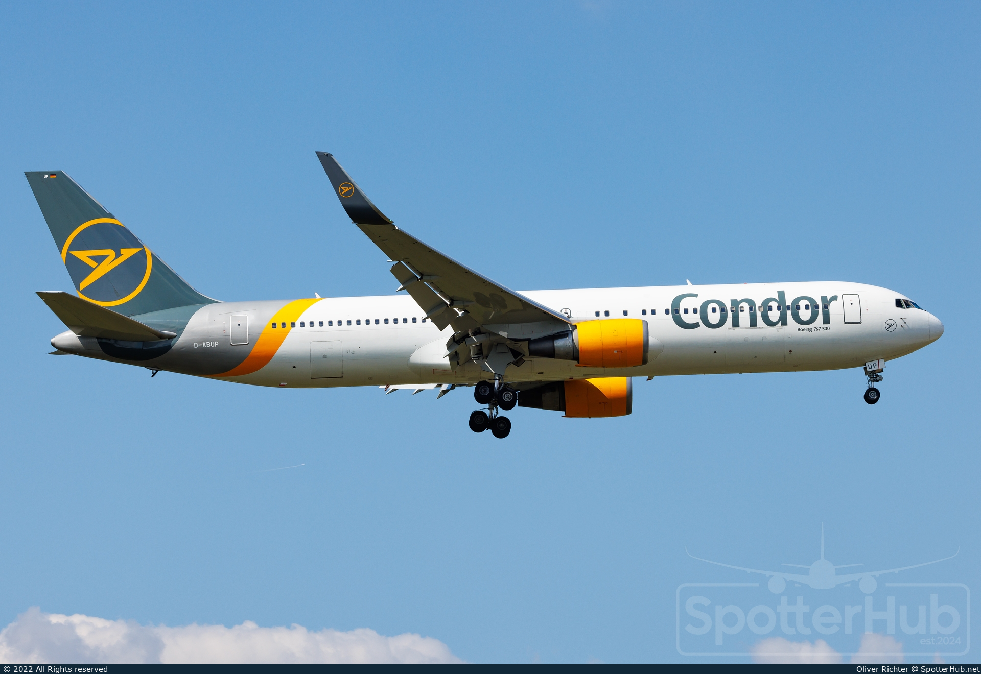 Photo of D-ABUP - Boeing 767-3Q8(ER) operated by Condor