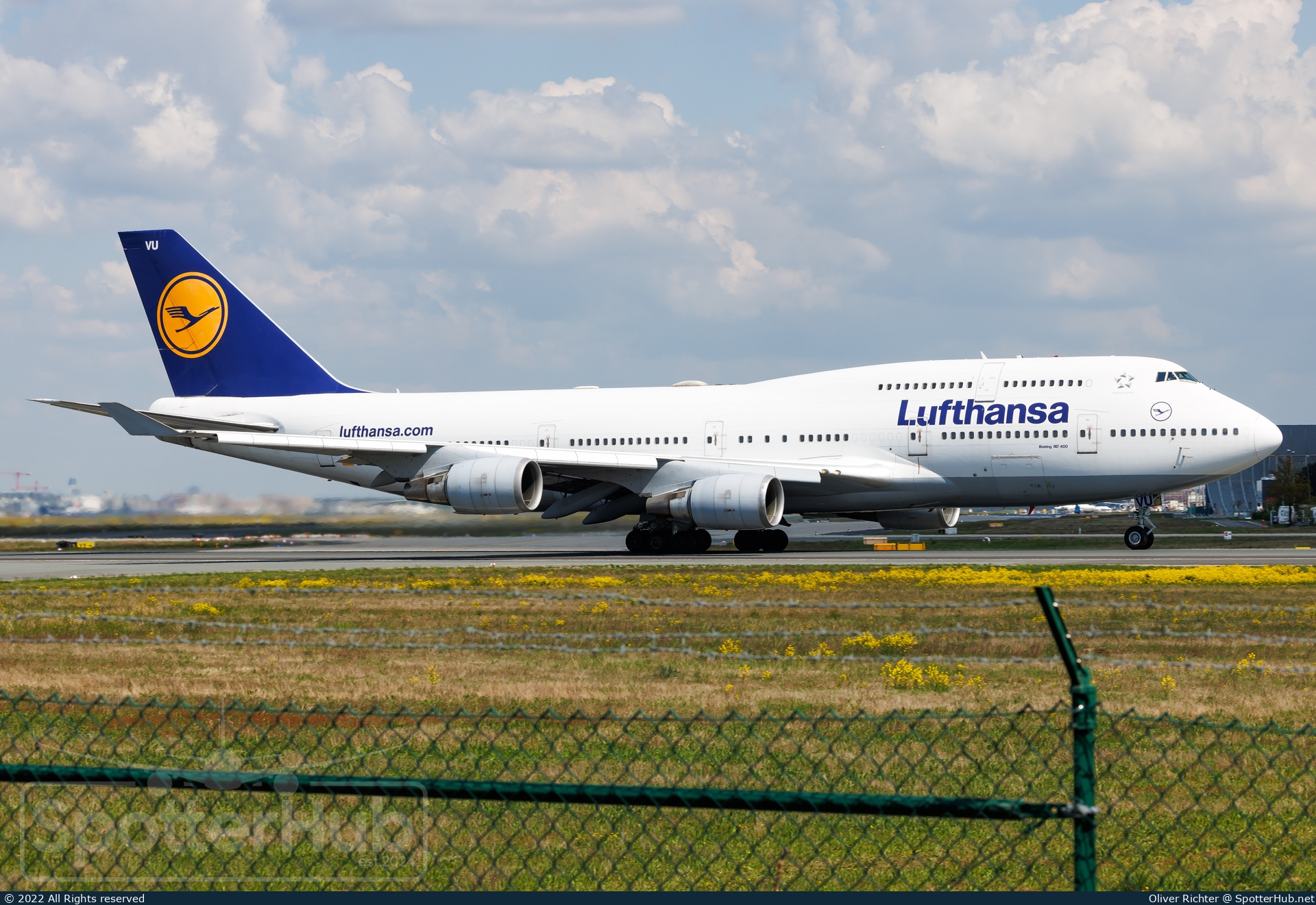 Photo of D-ABVU - Boeing 747-430 operated by Lufthansa