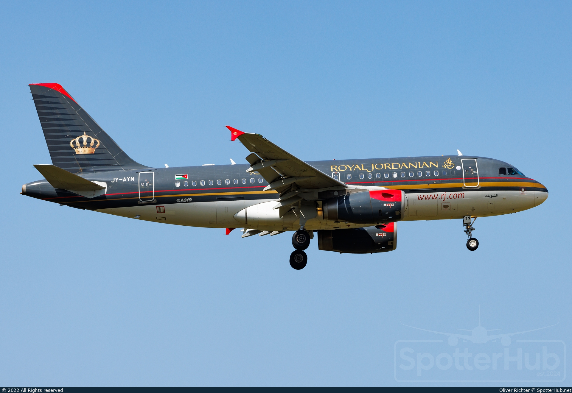 Photo of JY-AYN - Airbus A319-132 operated by Royal Jordanian Airlines