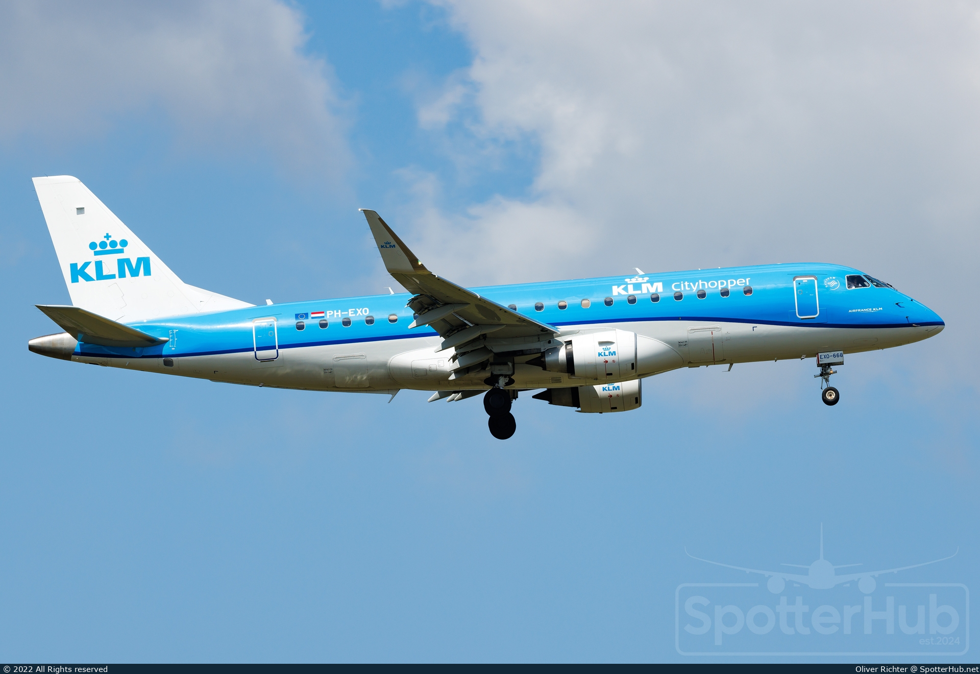 Photo of PH-EXO - Embraer ERJ-175STD operated by KLM Cityhopper