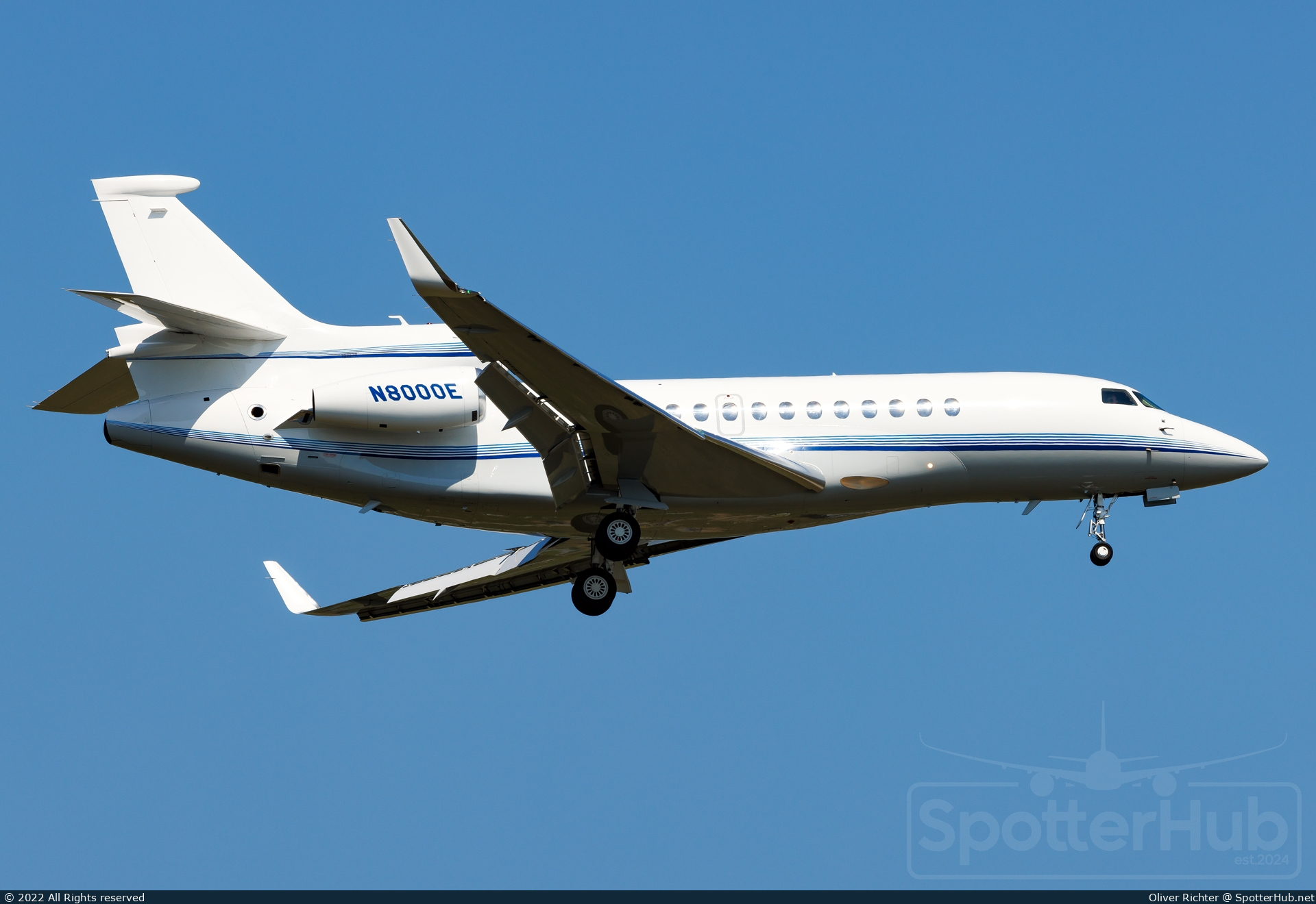 Photo of N8000E - Dassault Falcon 7X operated by Emerson Electric
