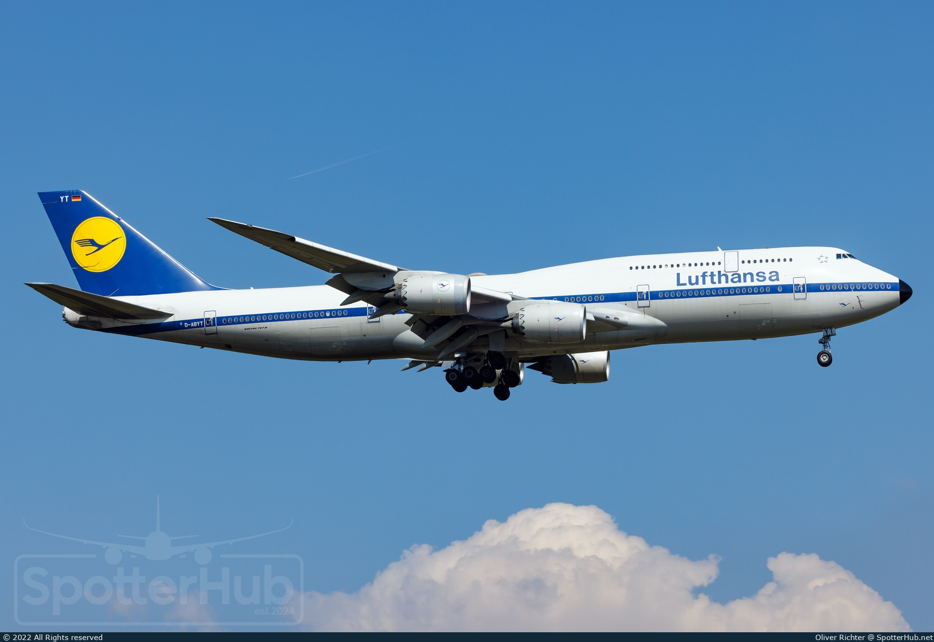 Photo of D-ABYT - Boeing 747-830 operated by Lufthansa