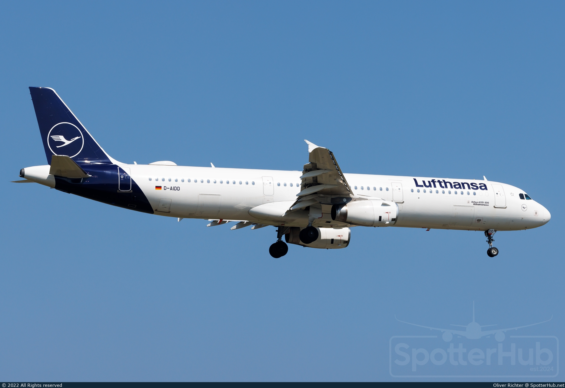 Photo of D-AIDD - Airbus A321-231 operated by Lufthansa