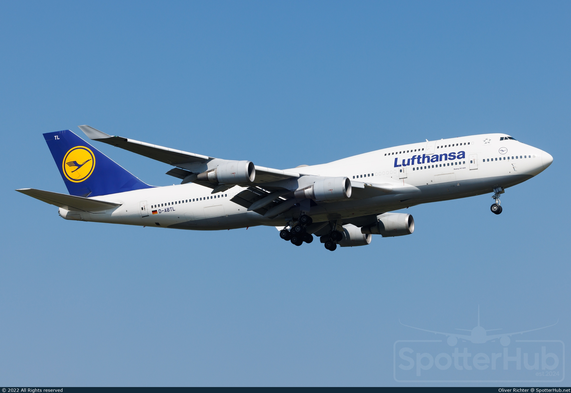 Photo of D-ABTL - Boeing 747-430 operated by Lufthansa
