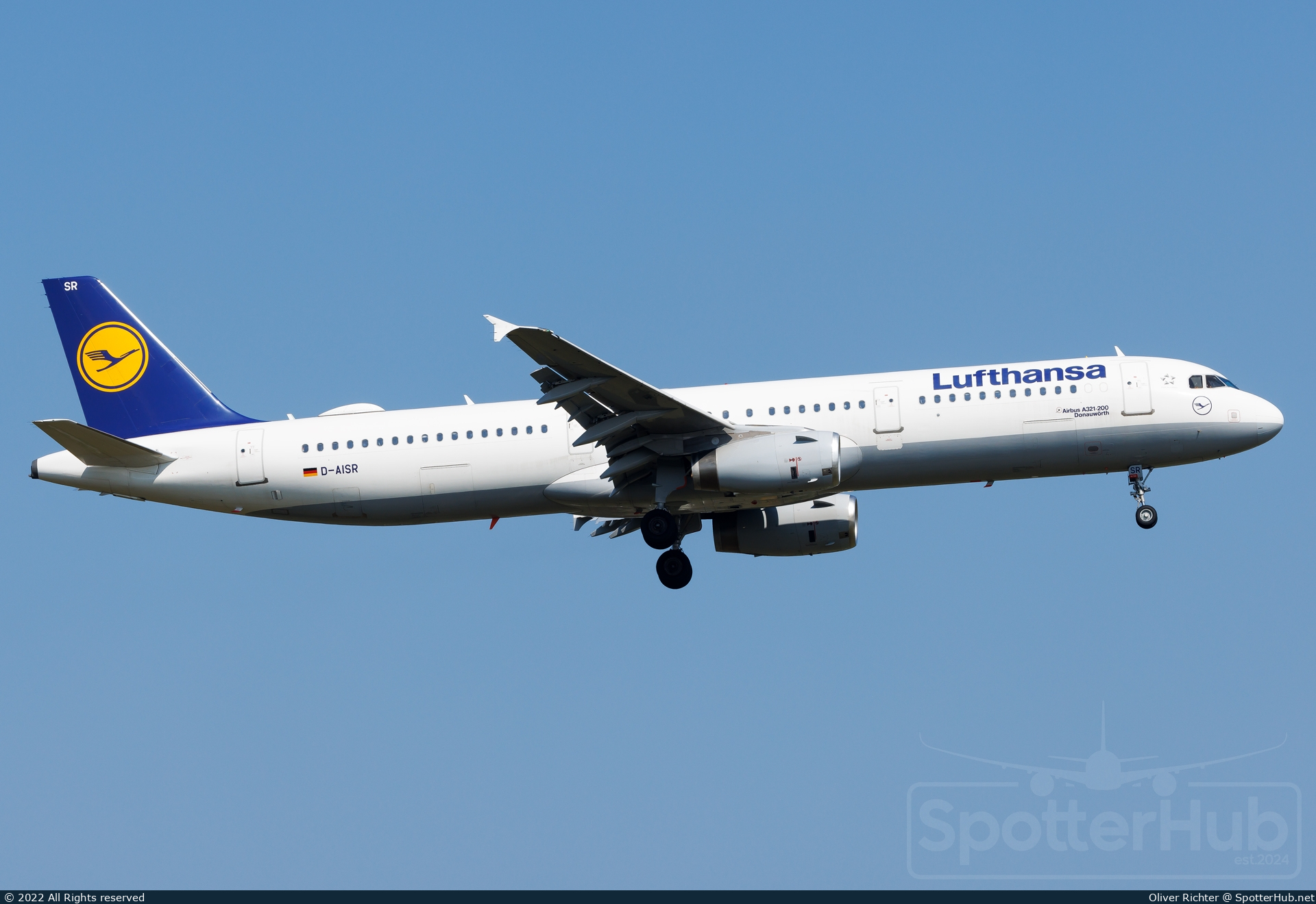 Photo of D-AISR - Airbus A321-231 operated by Lufthansa