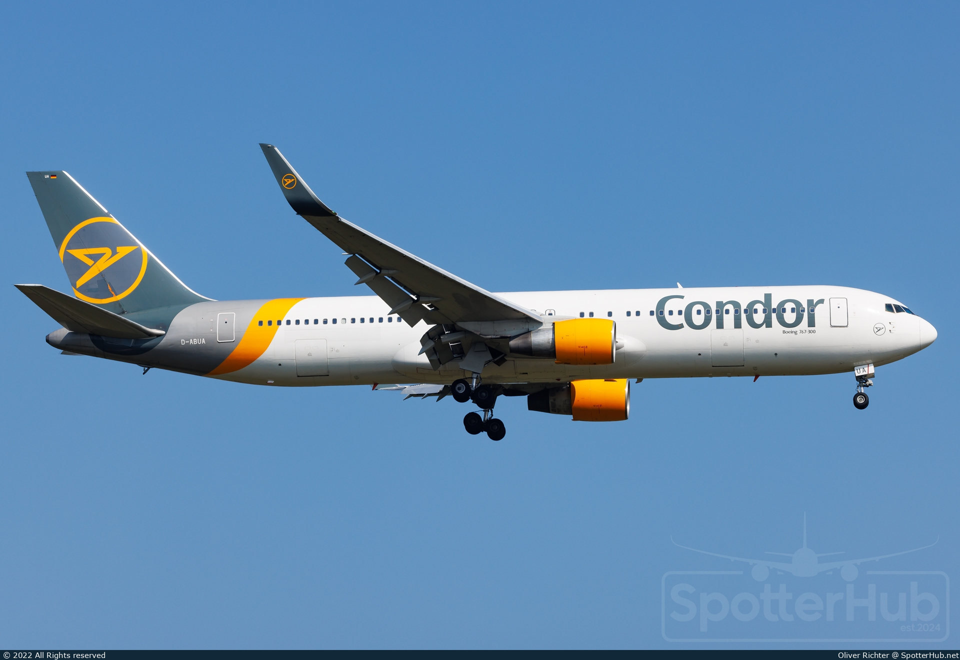 Photo of D-ABUA - Boeing 767-330(ER) operated by Condor