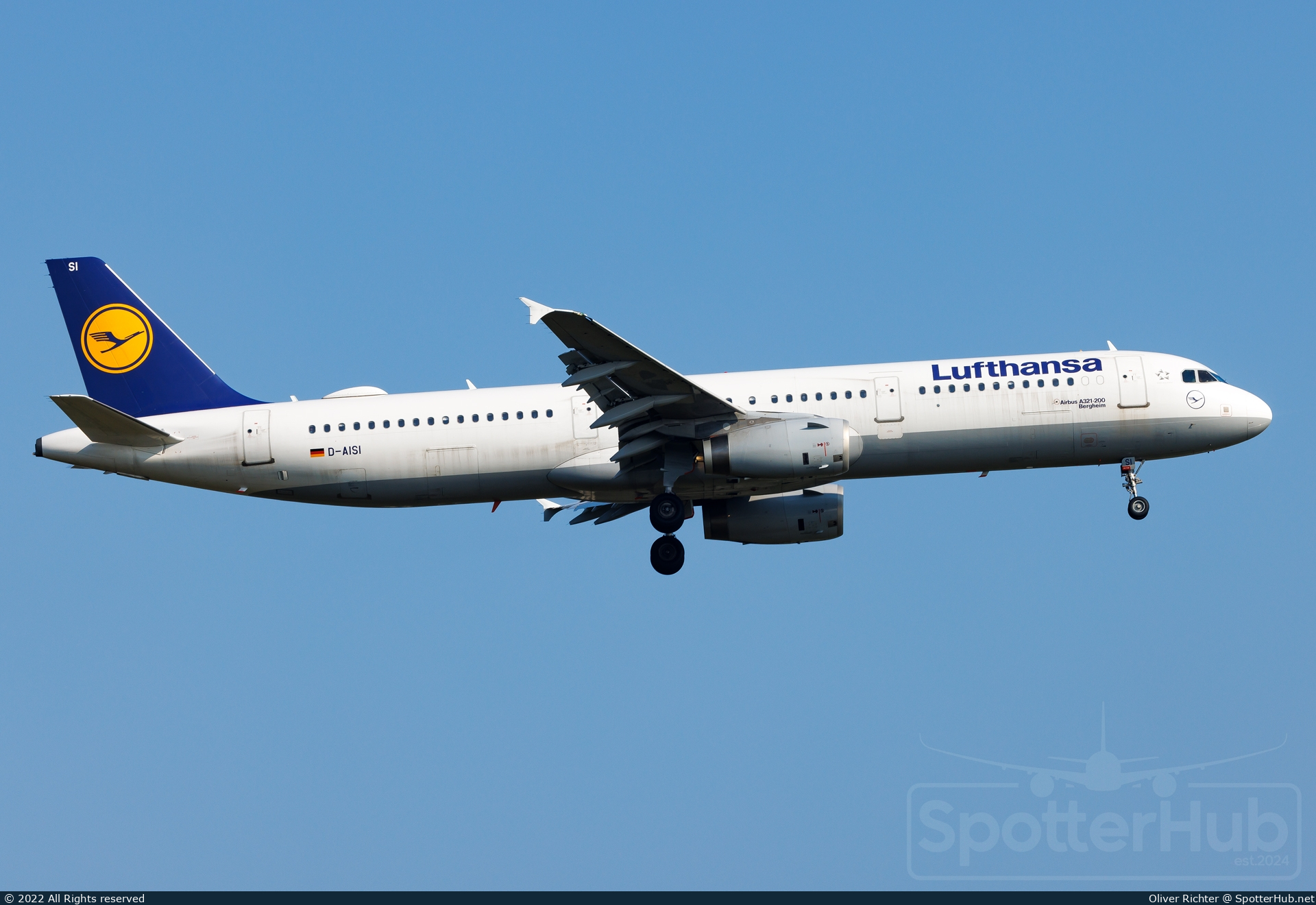 Photo of D-AISI - Airbus A321-231 operated by Lufthansa