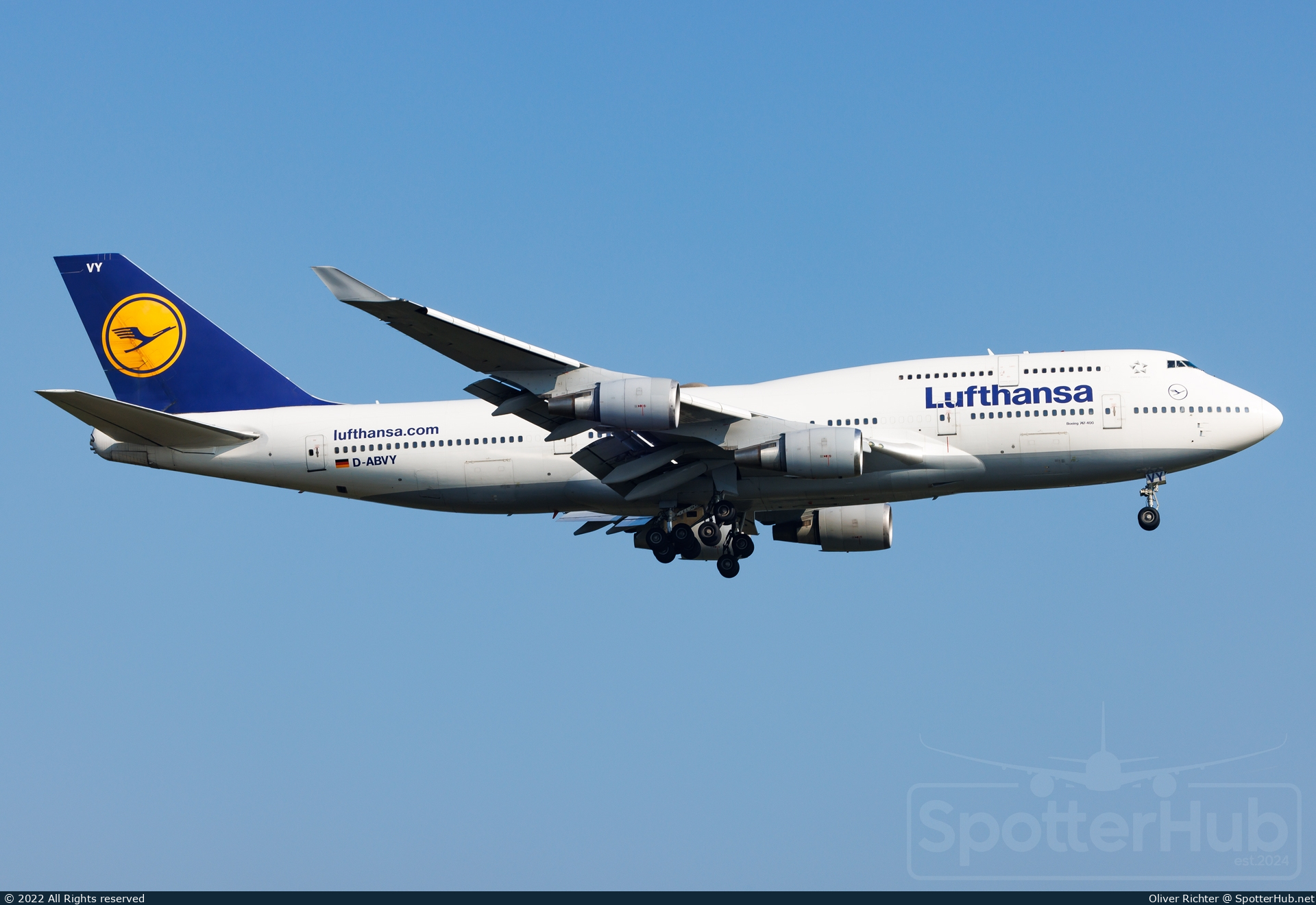Photo of D-ABVY - Boeing 747-430 operated by Lufthansa