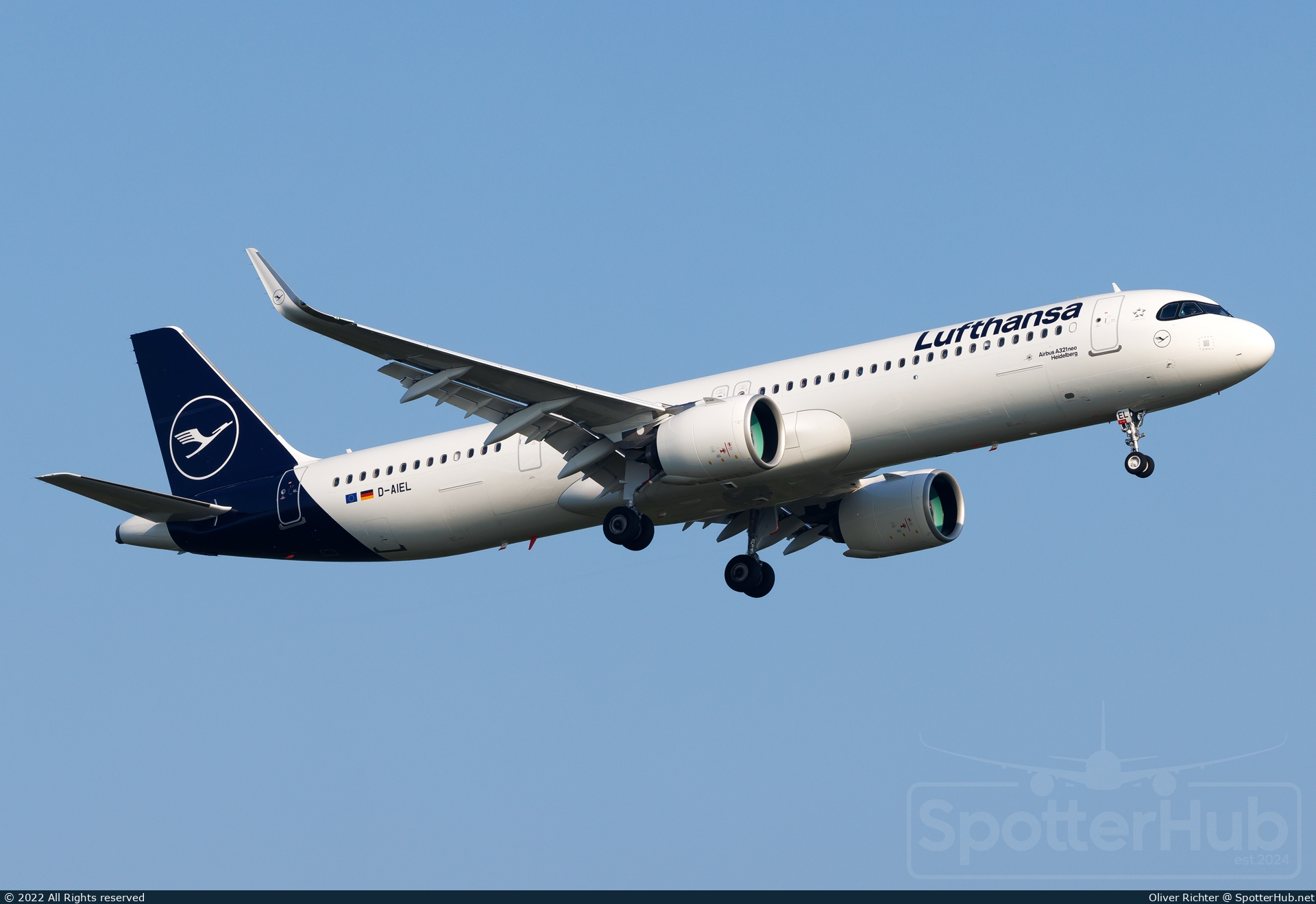 Photo of D-AIEL - Airbus A321-271NX operated by Lufthansa
