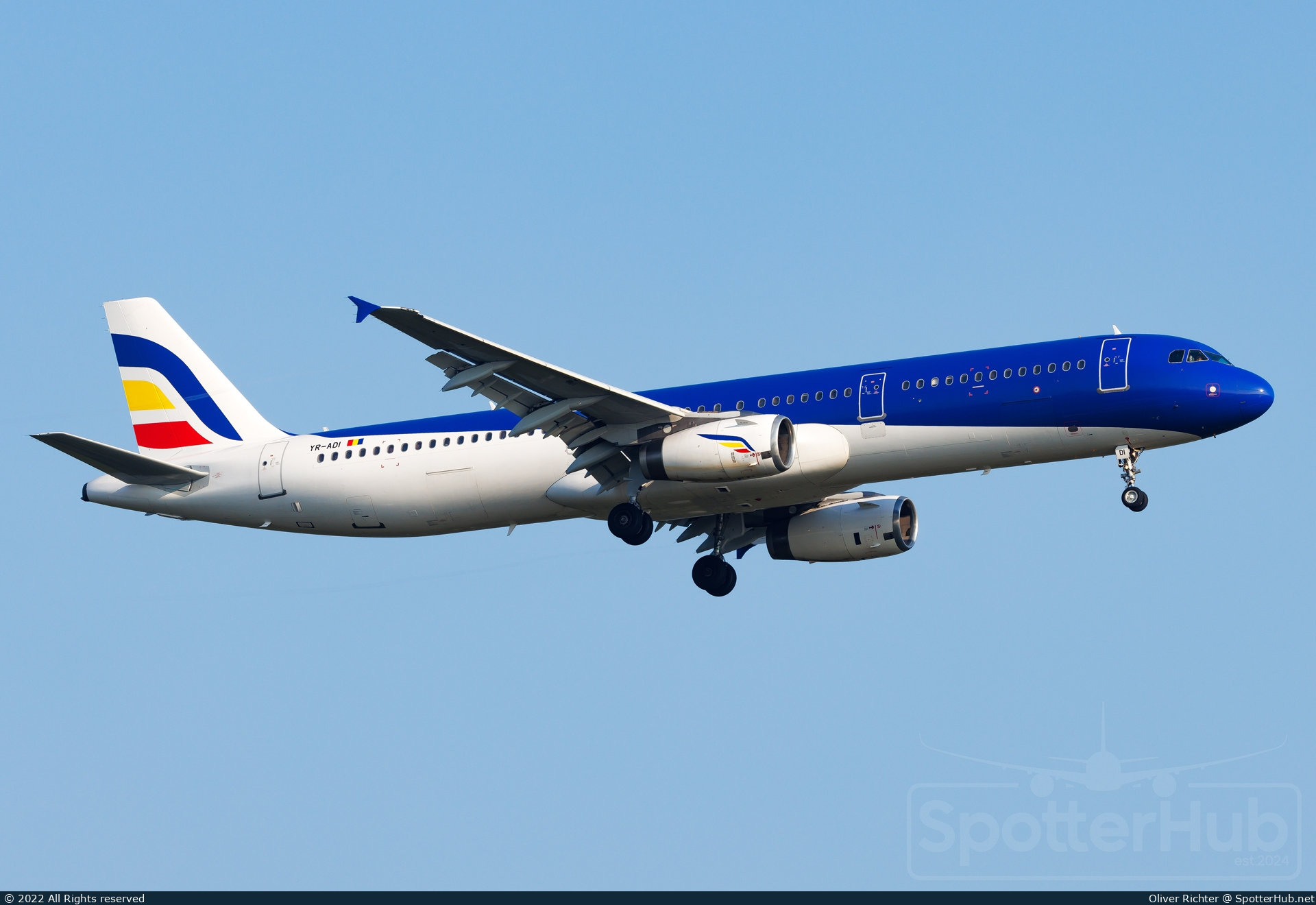 Photo of YR-ADI - Airbus A321-231 operated by Air Moldova (opb Aerro Direkt)