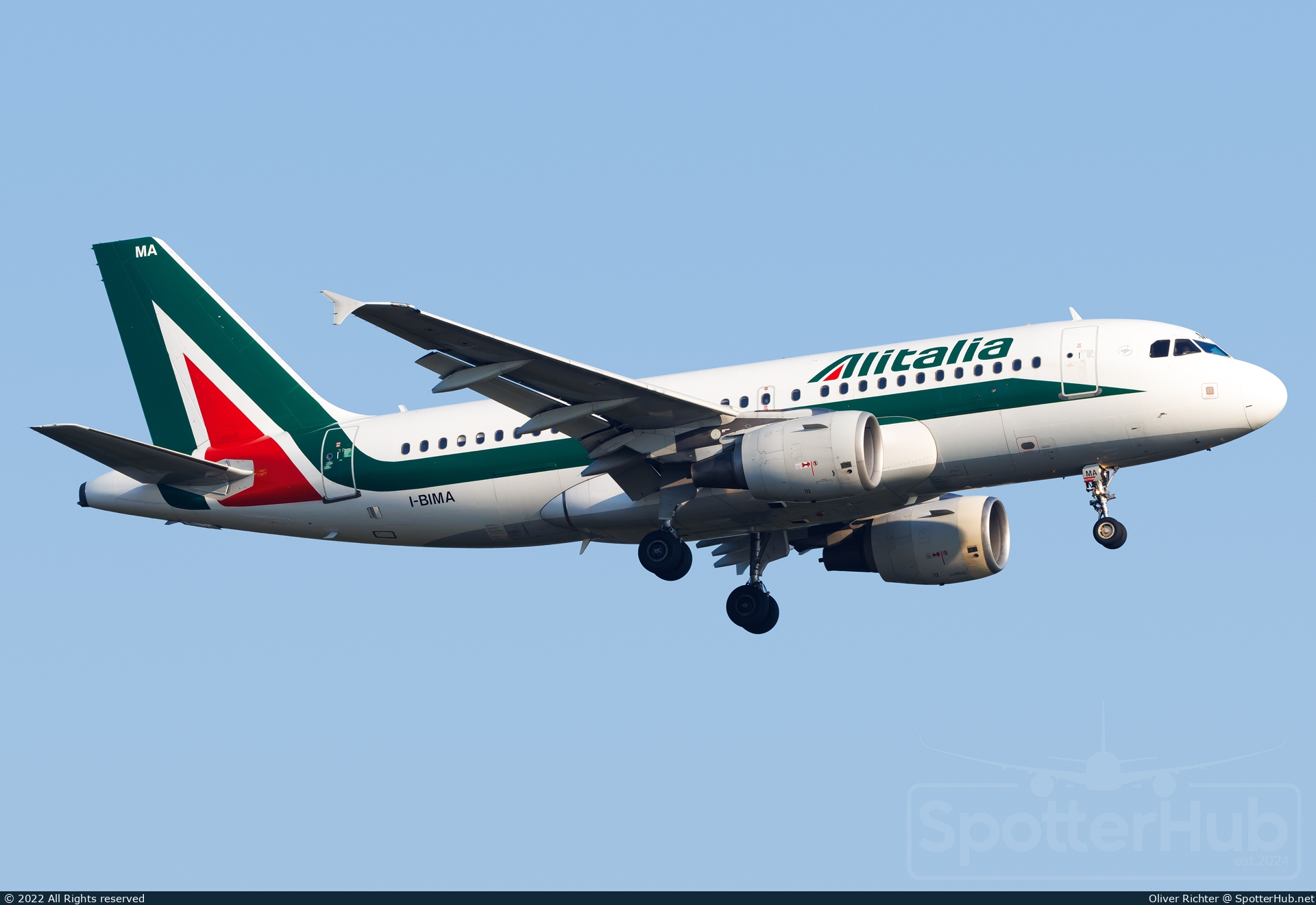 Photo of I-BIMA - Airbus A319-112 operated by Alitalia