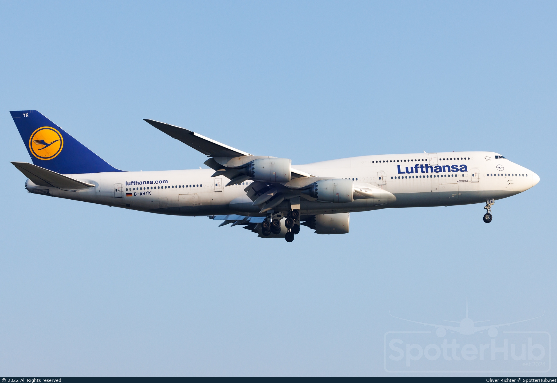Photo of D-ABYK - Boeing 747-830 operated by Lufthansa
