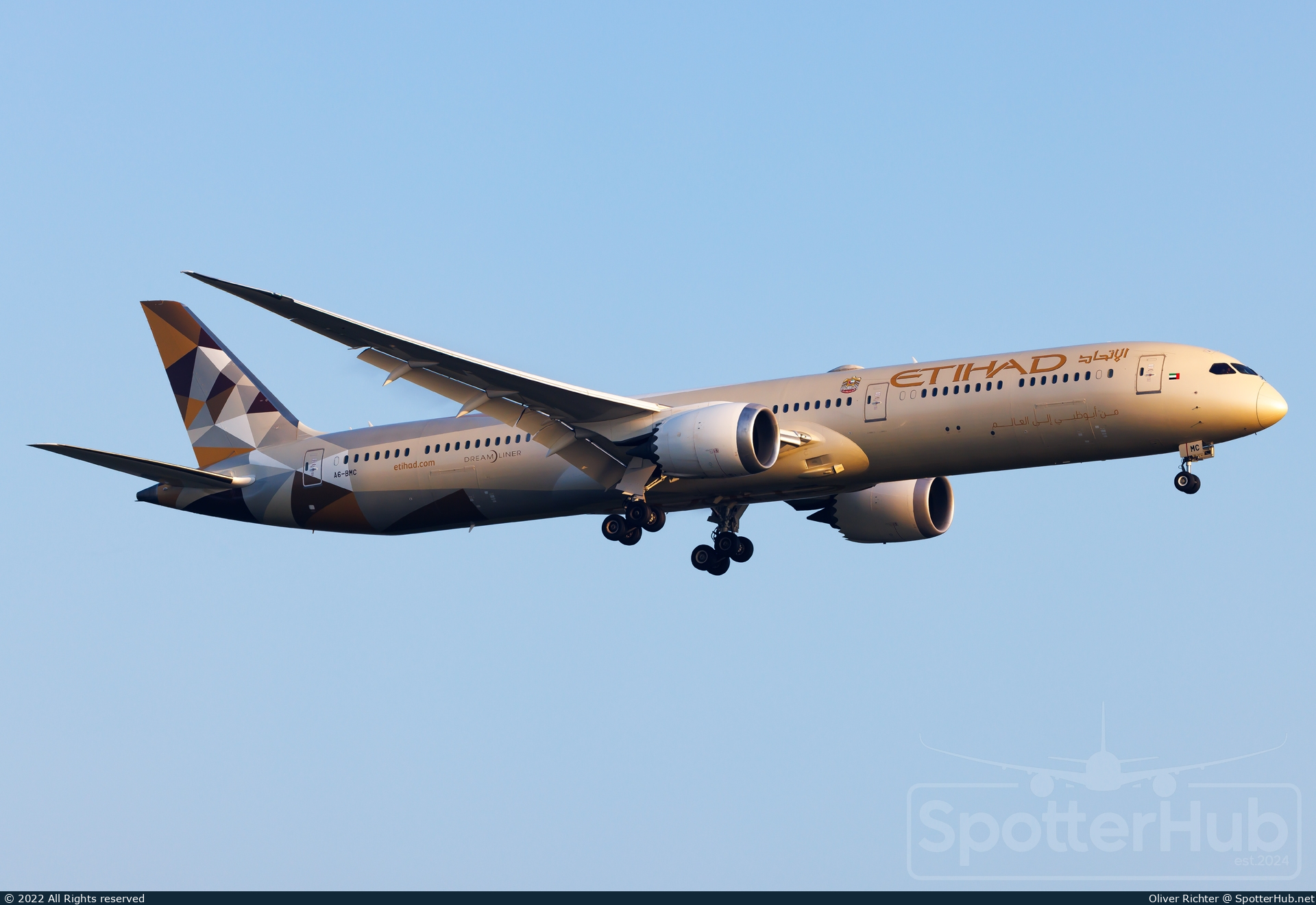 Photo of A6-BMC - Boeing 787-10 Dreamliner operated by Etihad Airways
