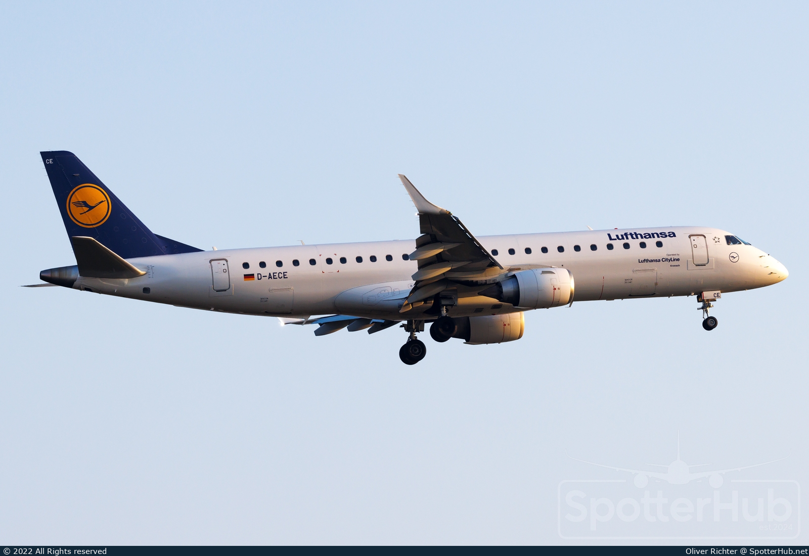 Photo of D-AECE - Embraer ERJ-190LR operated by Lufthansa CityLine