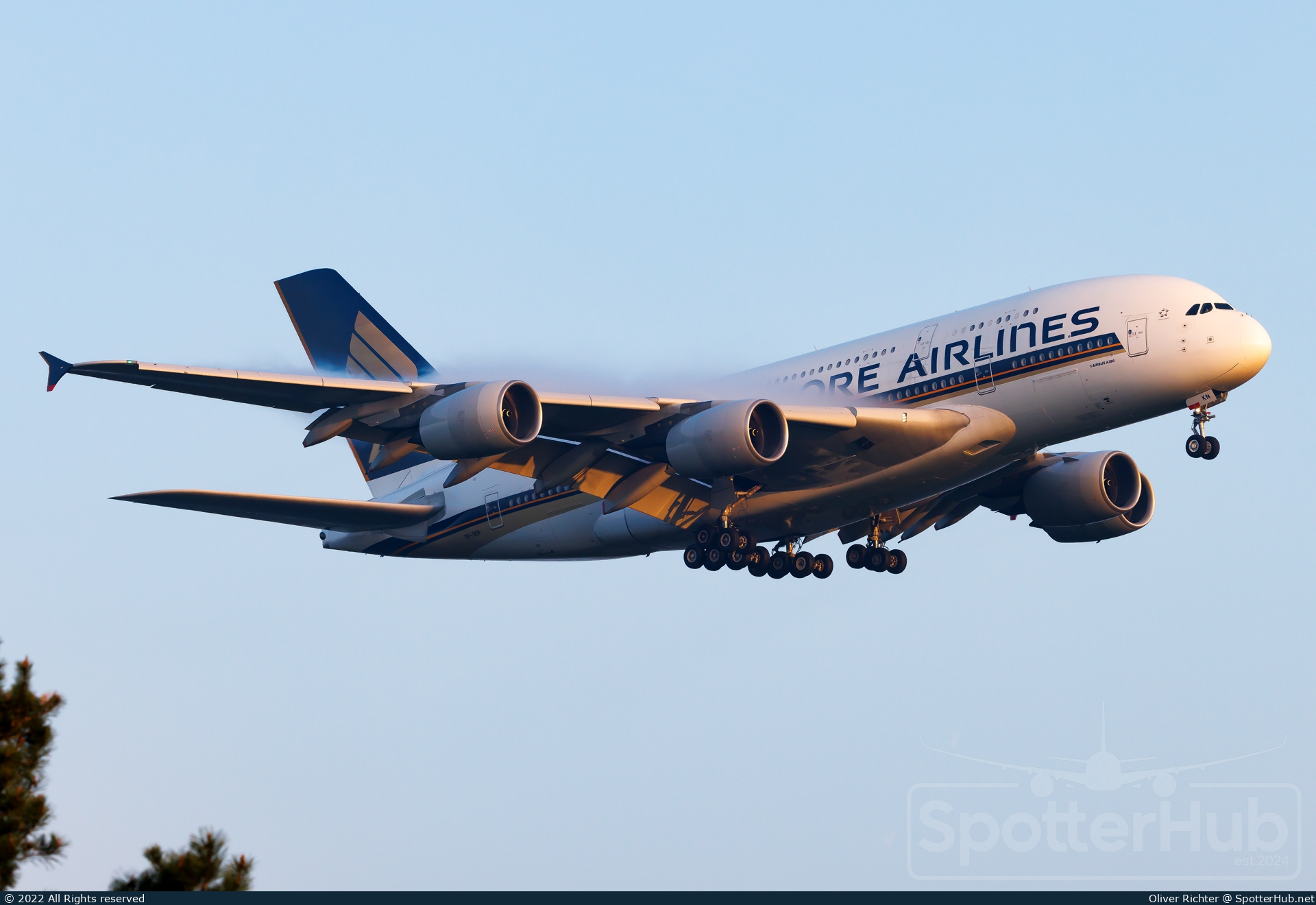 Photo of 9V-SKN - Airbus A380-841 operated by Singapore Airlines