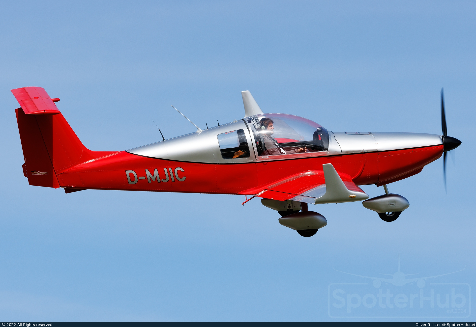 Photo of D-MJIC - Dova DV-1 Skylark operated by Private