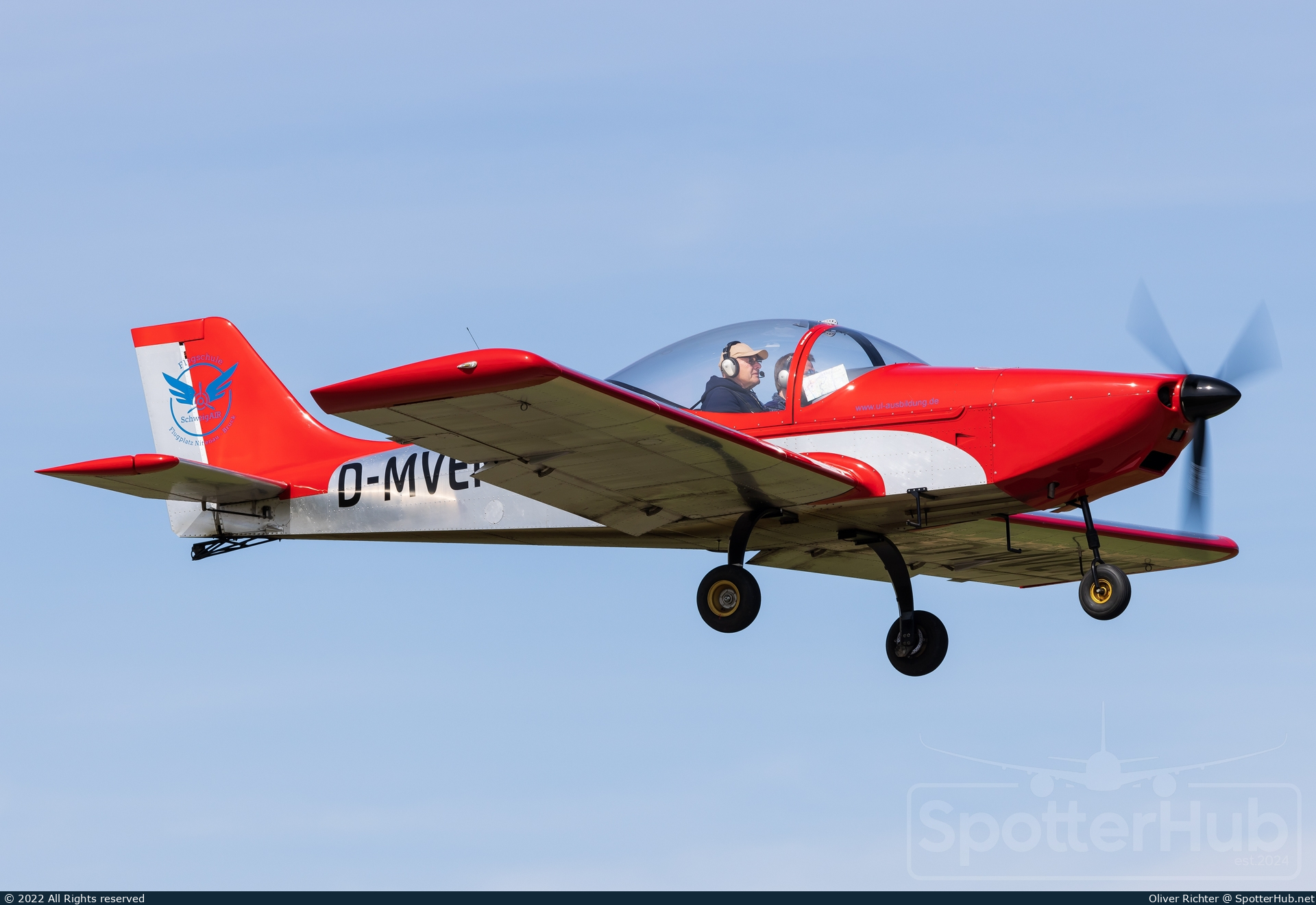 Photo of D-MVEN - Breezer B400-6 operated by Flugschule SchweigAir
