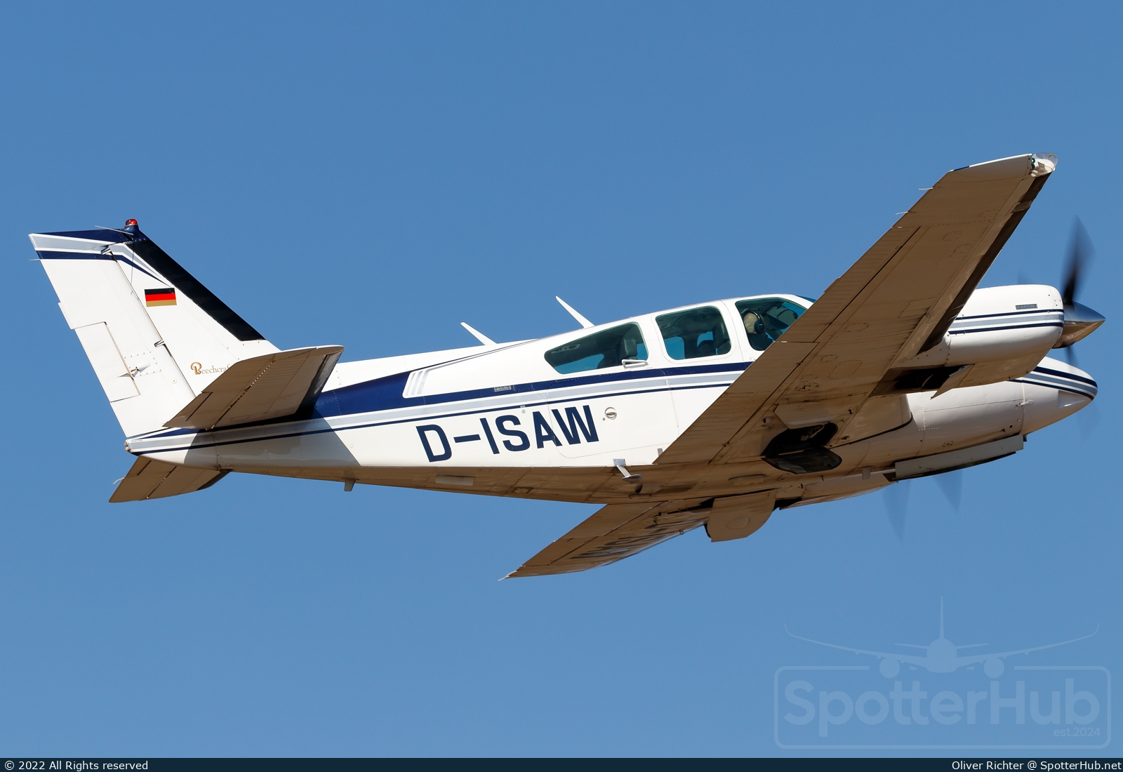 Photo of D-ISAW - Beechcraft 95-B55 Baron operated by Private