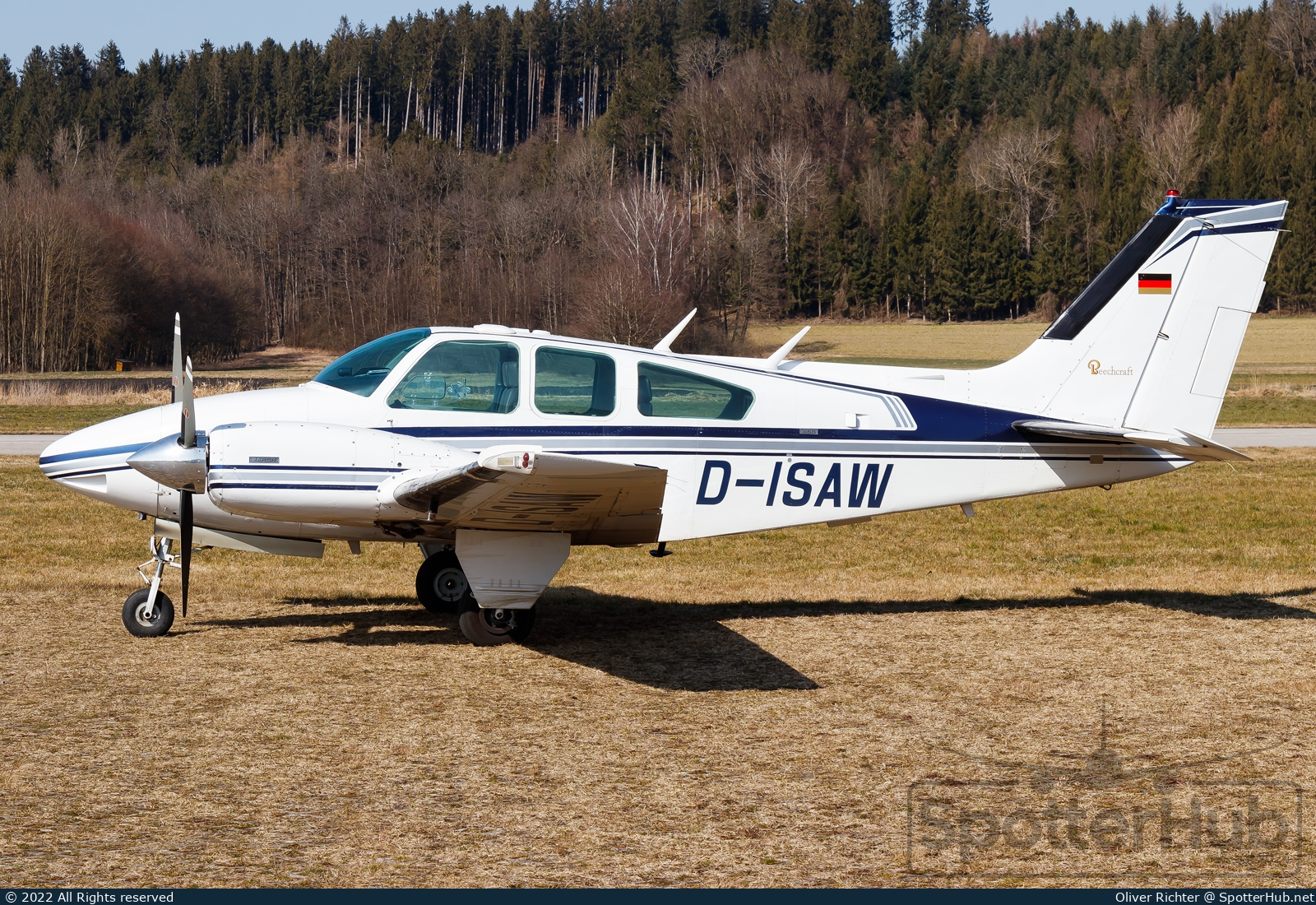 Photo of D-ISAW - Beechcraft 95-B55 Baron operated by Private