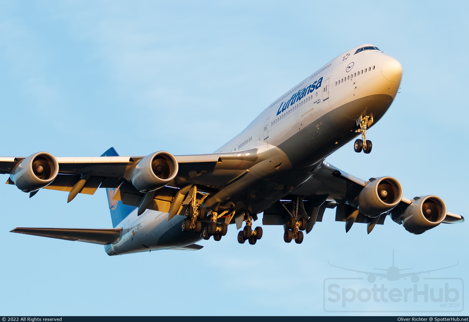 Photo of D-ABYL - Boeing 747-830 operated by Lufthansa