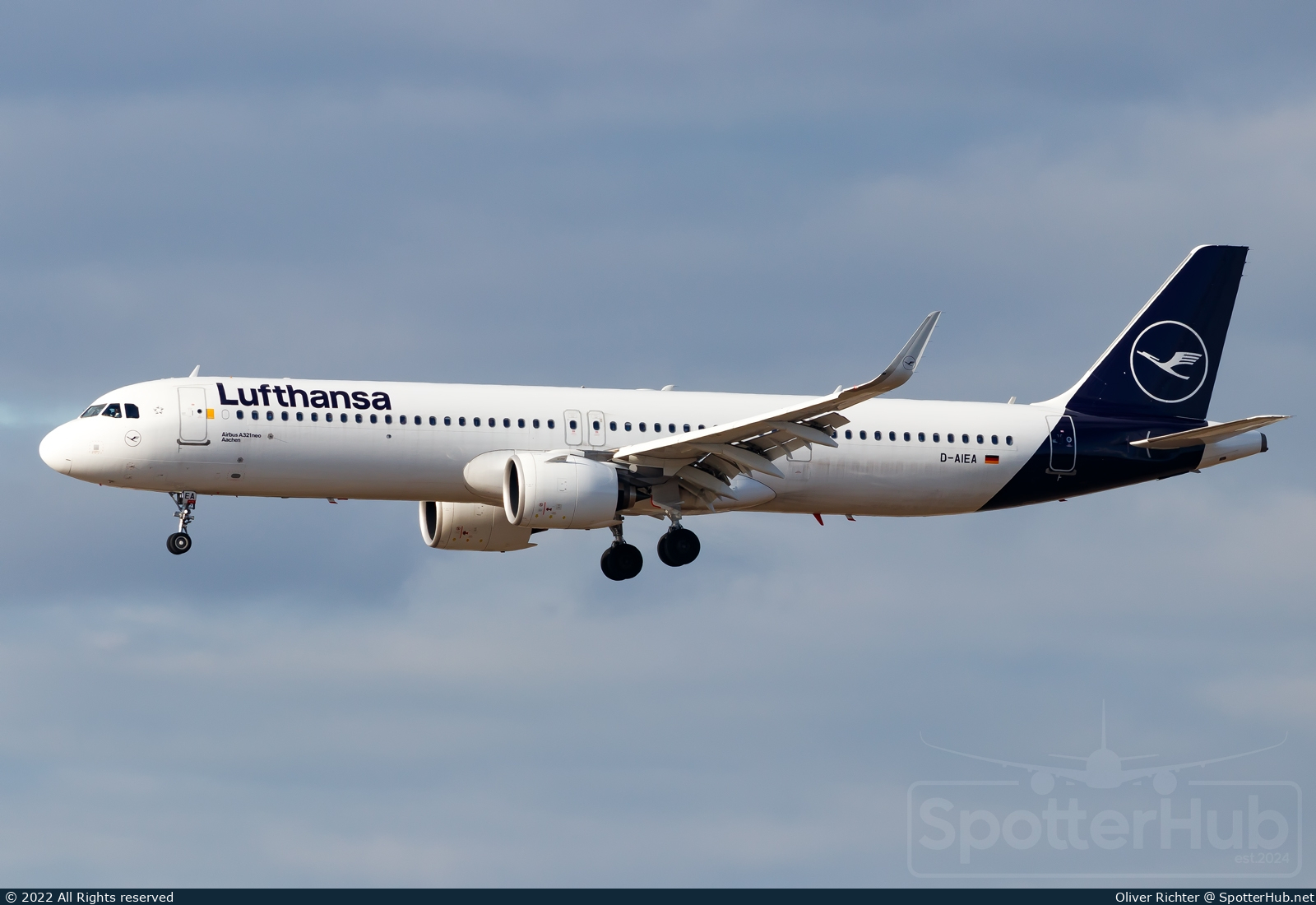Photo of D-AIEA - Airbus A321-271NX operated by Lufthansa