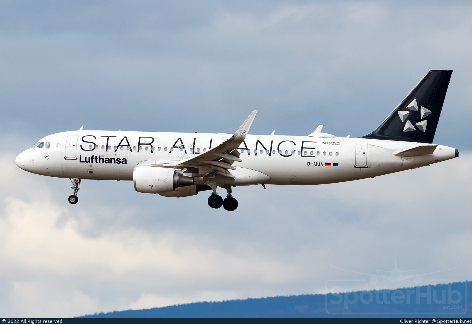 Photo of D-AIUA - Airbus A320-214 operated by Lufthansa
