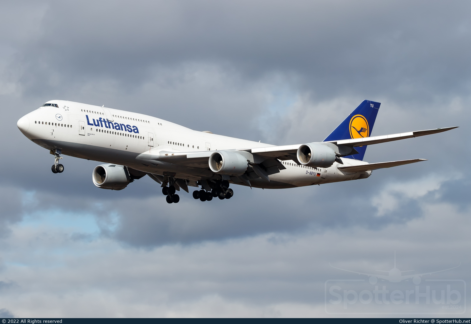 Photo of D-ABYU - Boeing 747-830 operated by Lufthansa