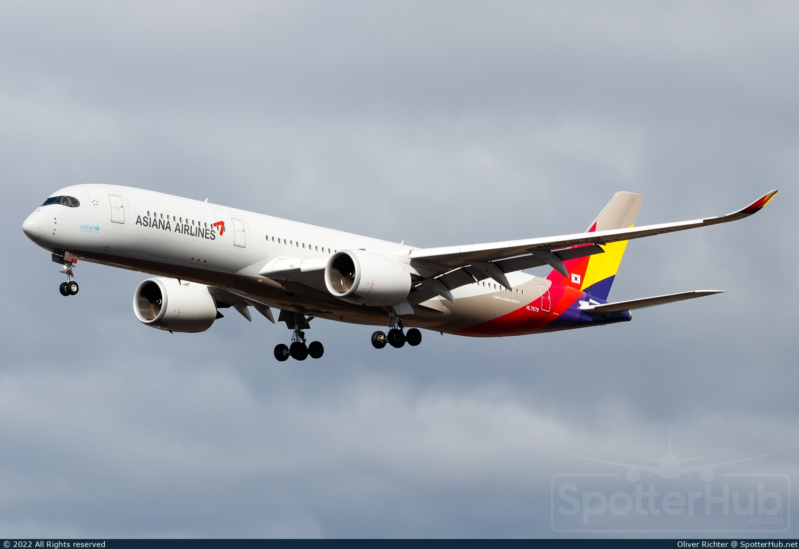 Photo of HL7579 - Airbus A350-941 operated by Asiana Airlines