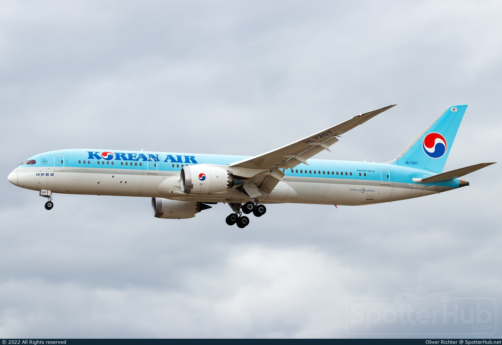 Photo of HL7207 - Boeing 787-9 Dreamliner operated by Korean Air