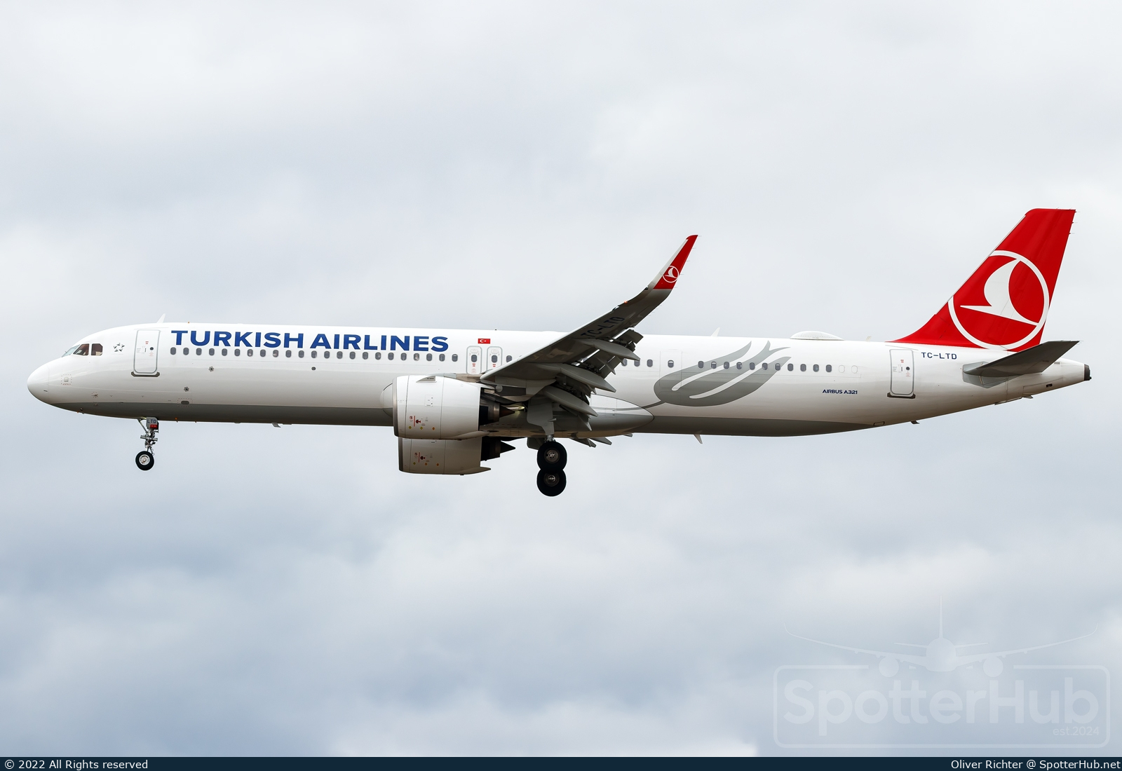 Photo of TC-LTD - Airbus A321-271NX operated by Turkish Airlines