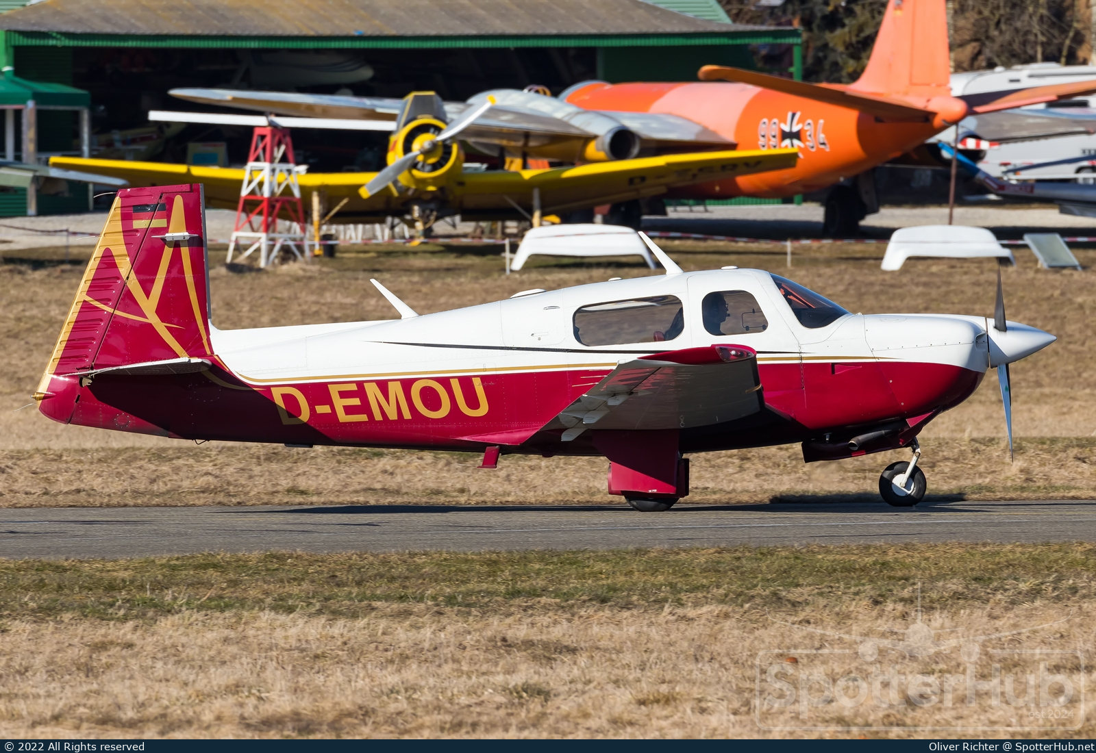 Photo of D-EMOU - Mooney M20J 205 operated by Private