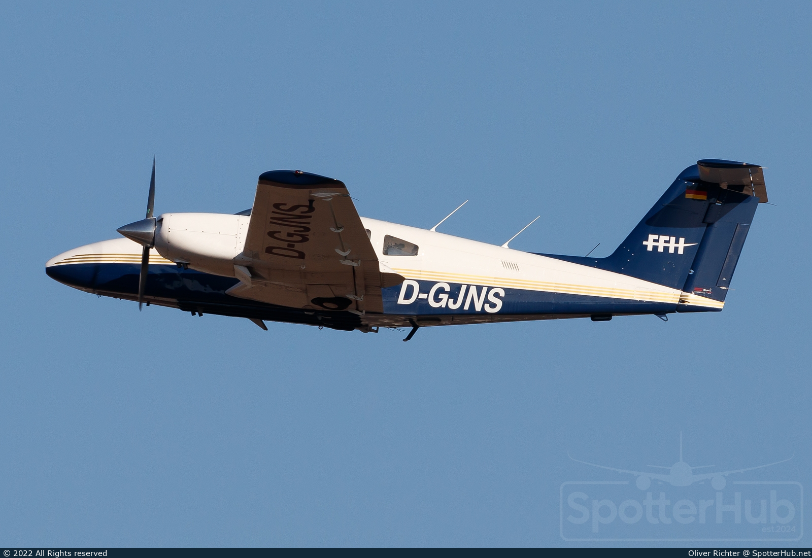 Photo of D-GJNS - Piper PA-44-180 Seminole operated by FFH Flight Training