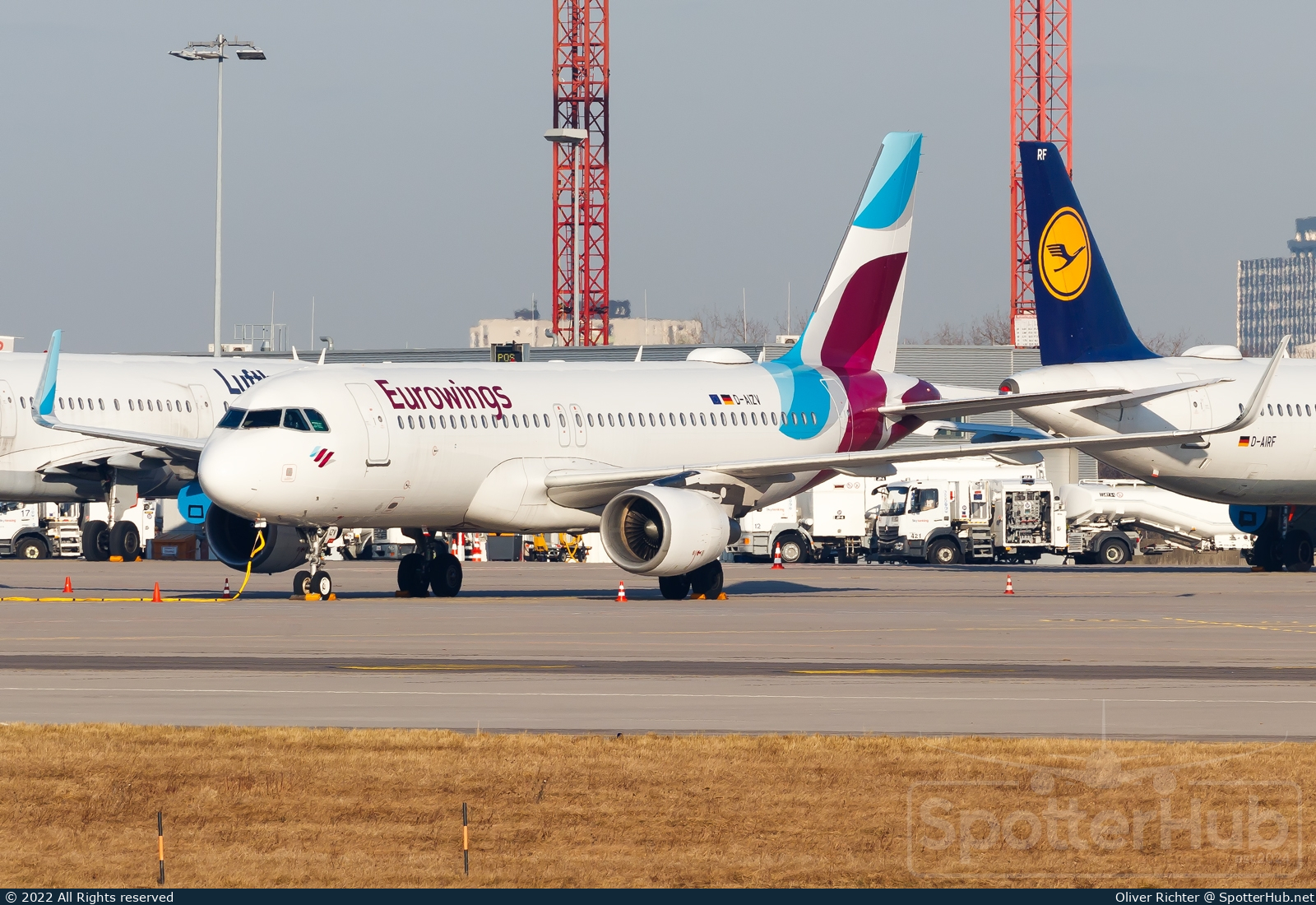 Photo of D-AIZV - Airbus A320-214 operated by Eurowings