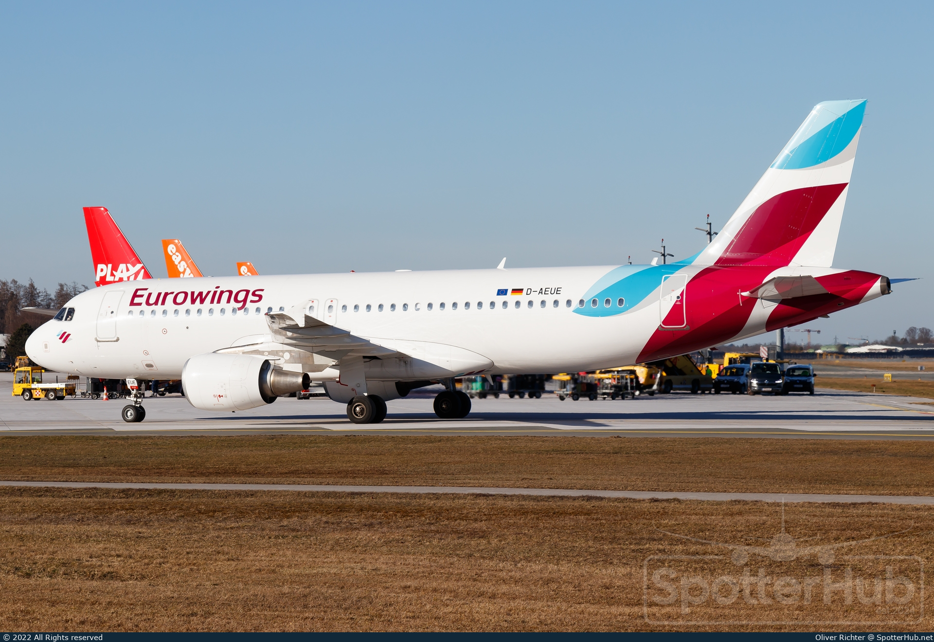 Photo of D-AEUE - Airbus A320-214 operated by Eurowings