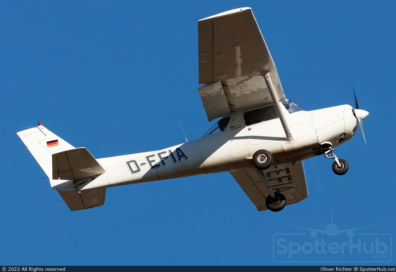 Photo of D-EFIA - Reims-Cessna F152 operated by flywest Flight Training Center