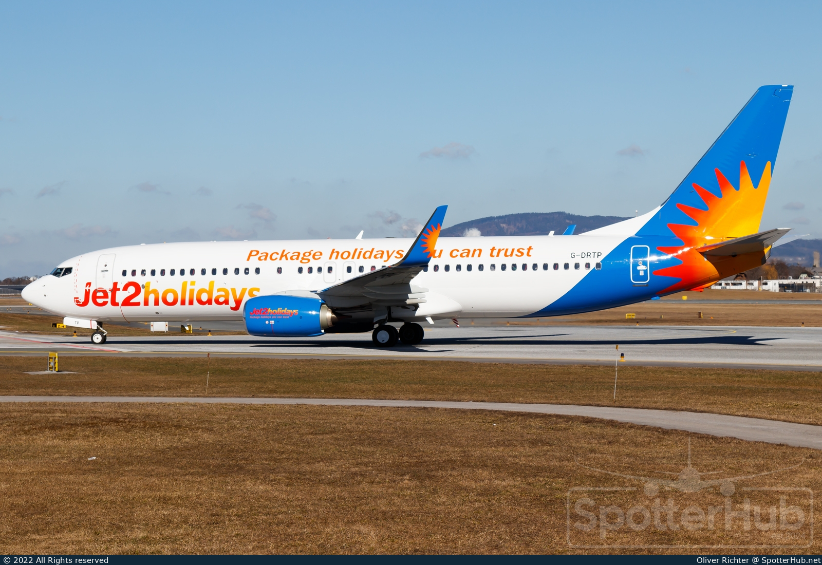 Photo of G-DRTP - Boeing 737-8AL operated by Jet2