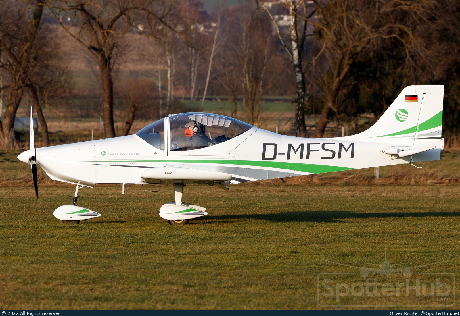 Photo of D-MFSM - Breezer B400-6 operated by Flugschule Flugstunde