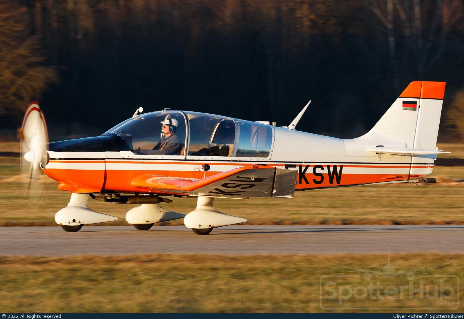 Photo of D-EKSW - Robin DR400/180R Remorqueur operated by Fliegerclub Condor