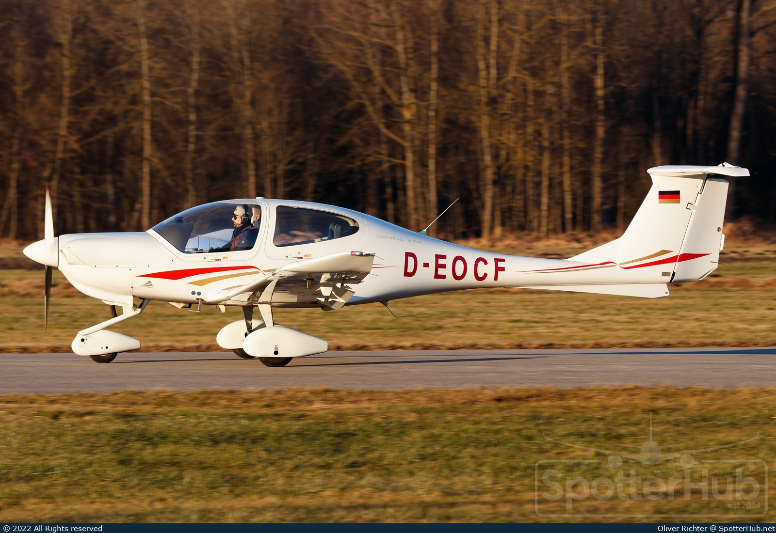 Photo of D-EOCF - Diamond DA40 Diamond Star operated by Fliegerclub Mühldorf