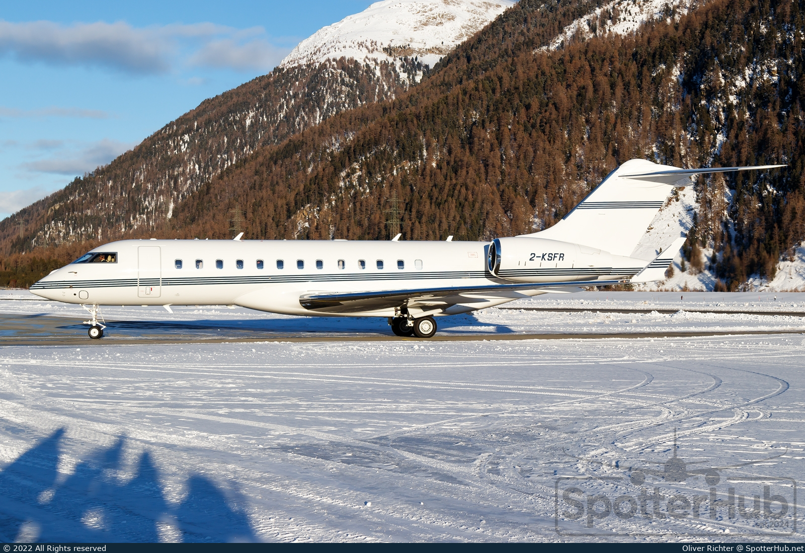 Photo of 2-KSFR - Bombardier Global 6000 operated by Jet Concierge Club