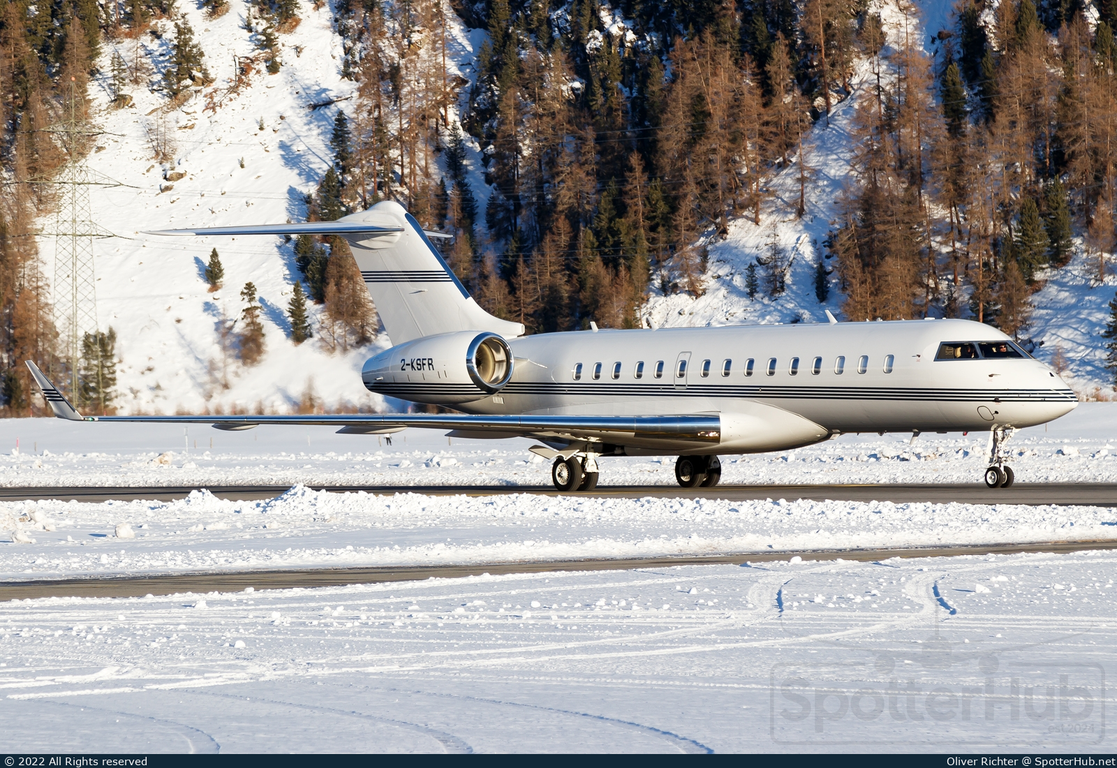 Photo of 2-KSFR - Bombardier Global 6000 operated by Jet Concierge Club