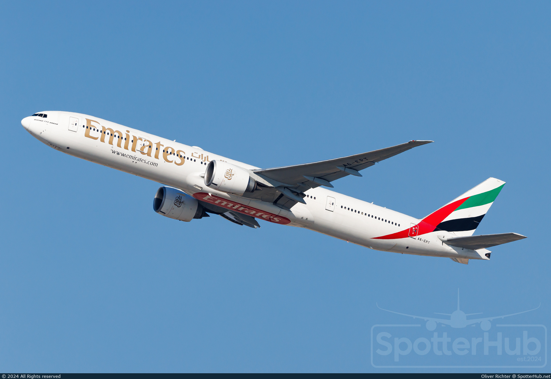 Photo of A6-EPT - Boeing 777-31H(ER) operated by Emirates