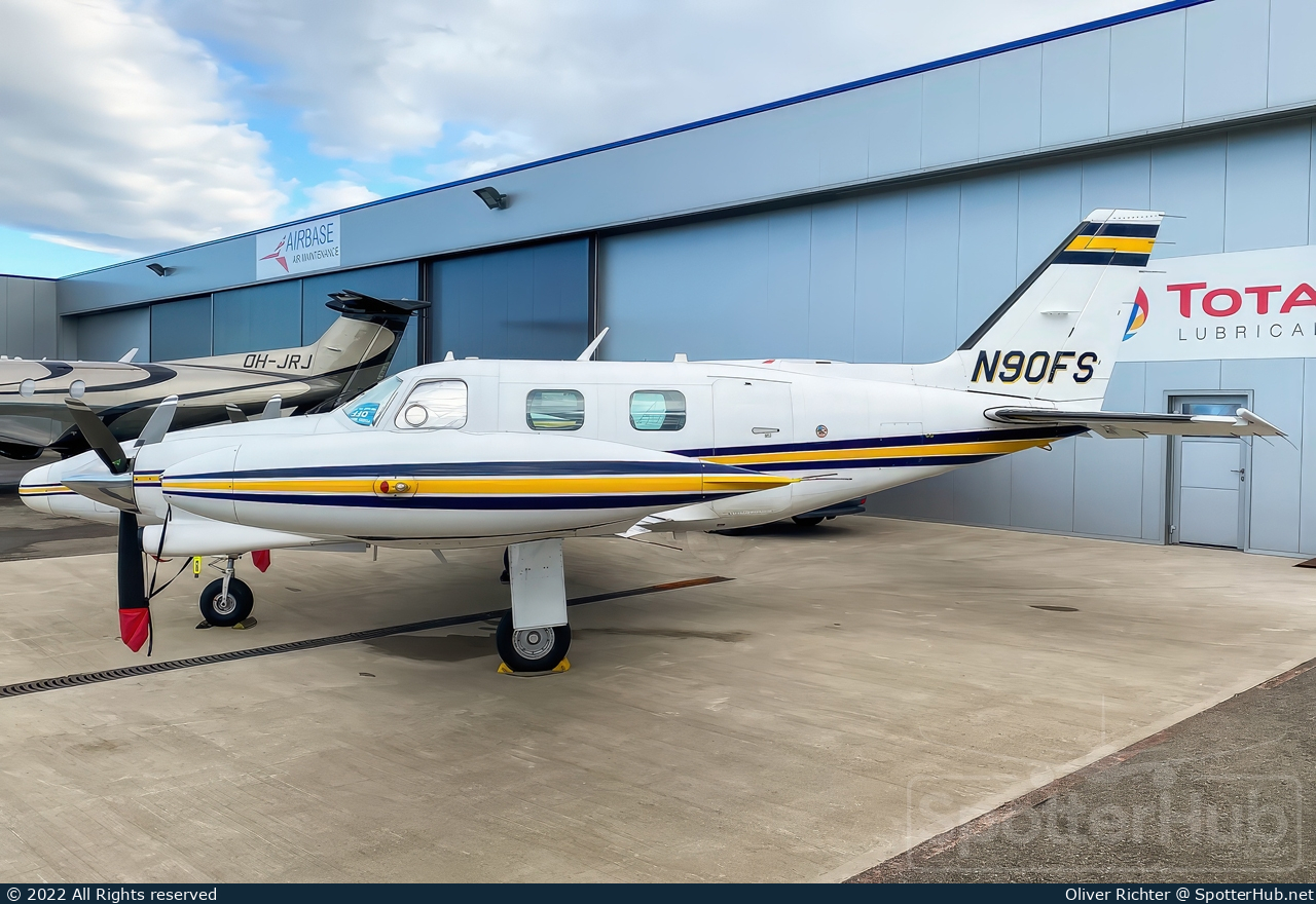 Photo of N90FS - Piper PA-31T Cheyenne II operated by Private