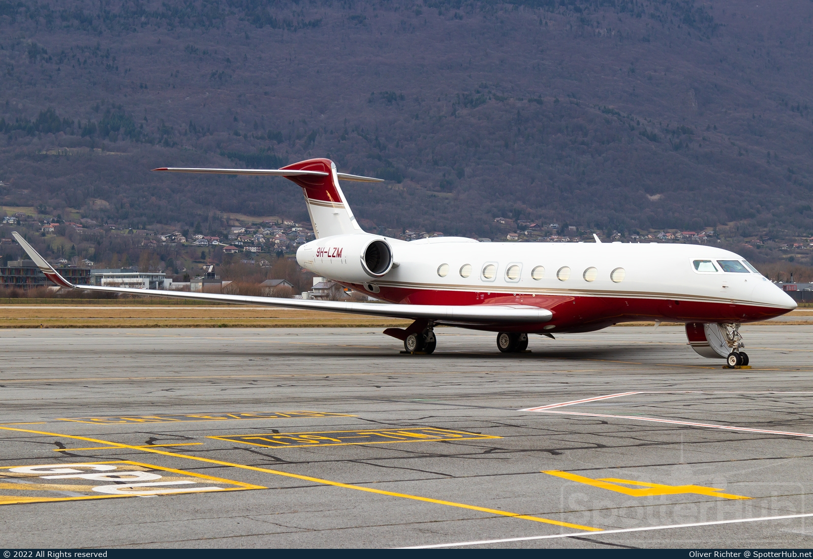 Photo of 9H-LZM - Gulfstream G650 operated by Avcon Jet Malta